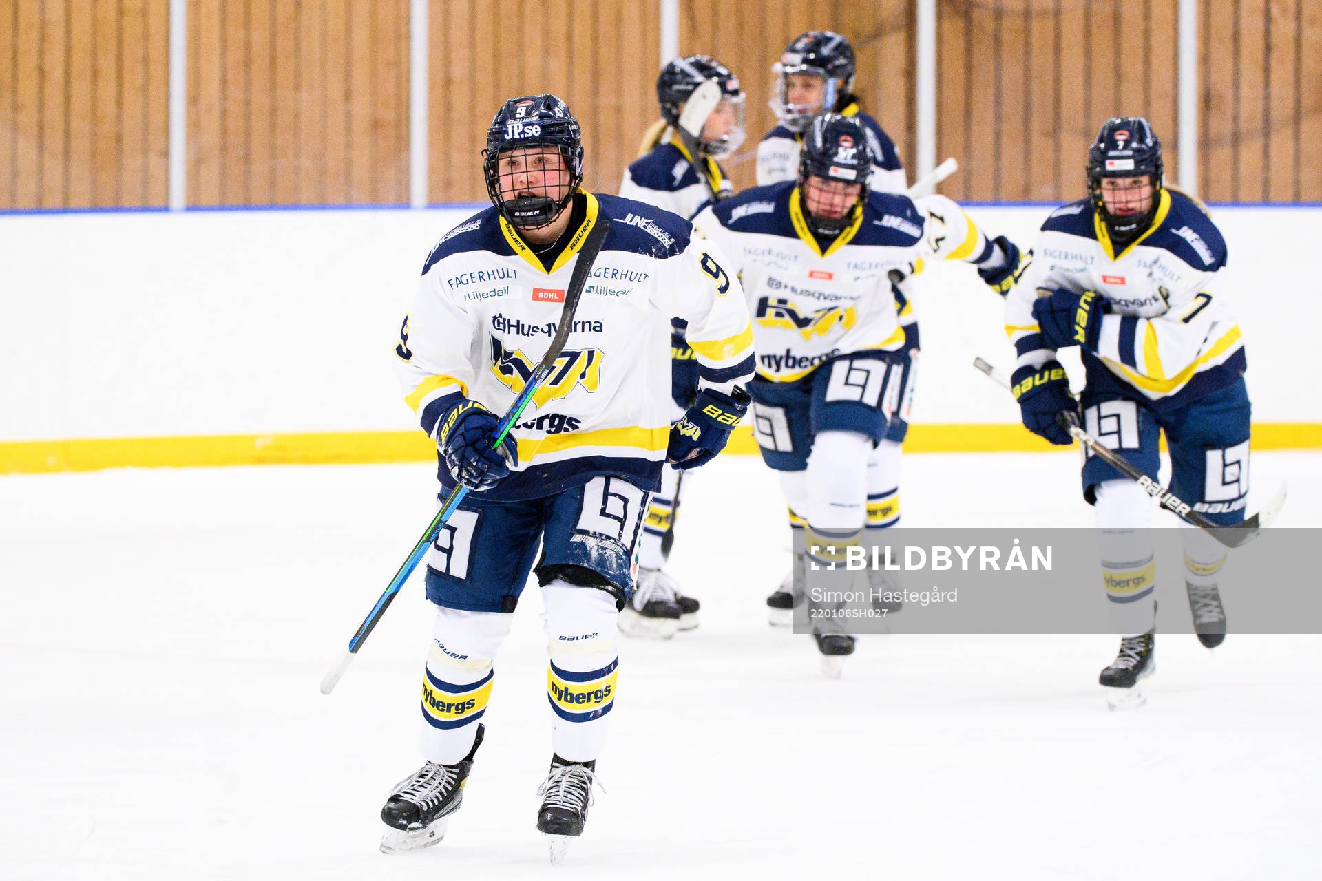 s Jenna Raunio jublar