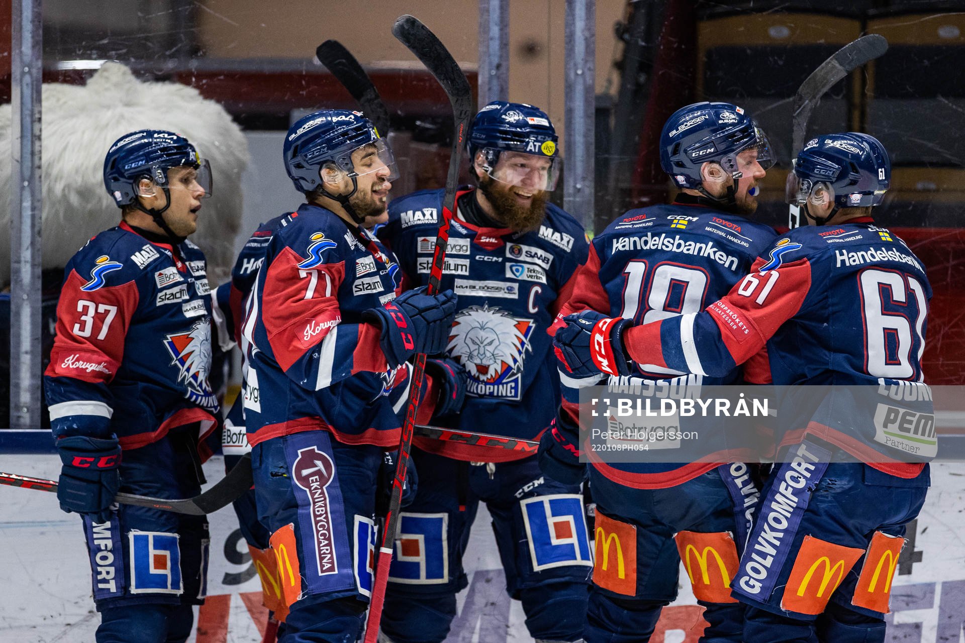 Linköpings Alexander Johansson (tvåa från höger) jublar