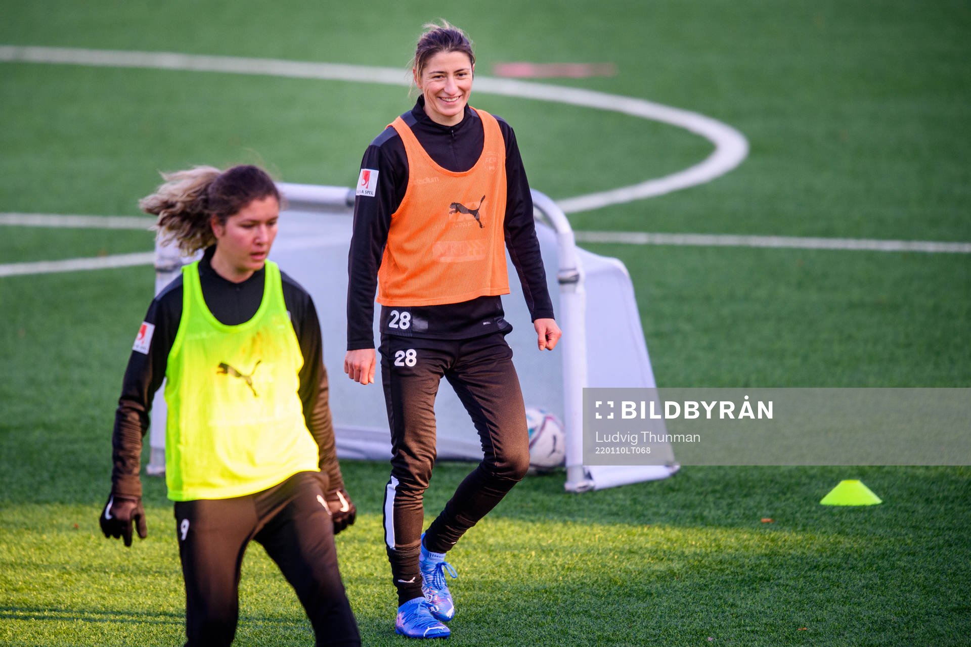 Loreta Kullashi och Bianca Schmidt