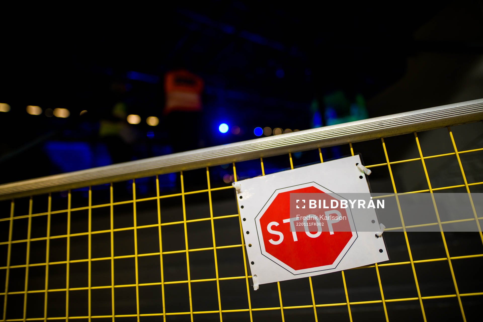 En skylt med stopp för ståplats