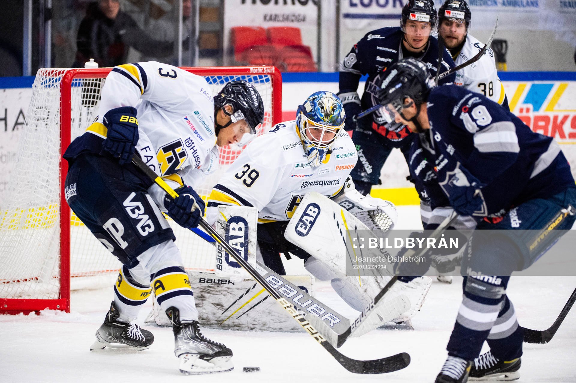 s Daniel Bertov, målvakt Filip Larsson, Nichlas Torp och