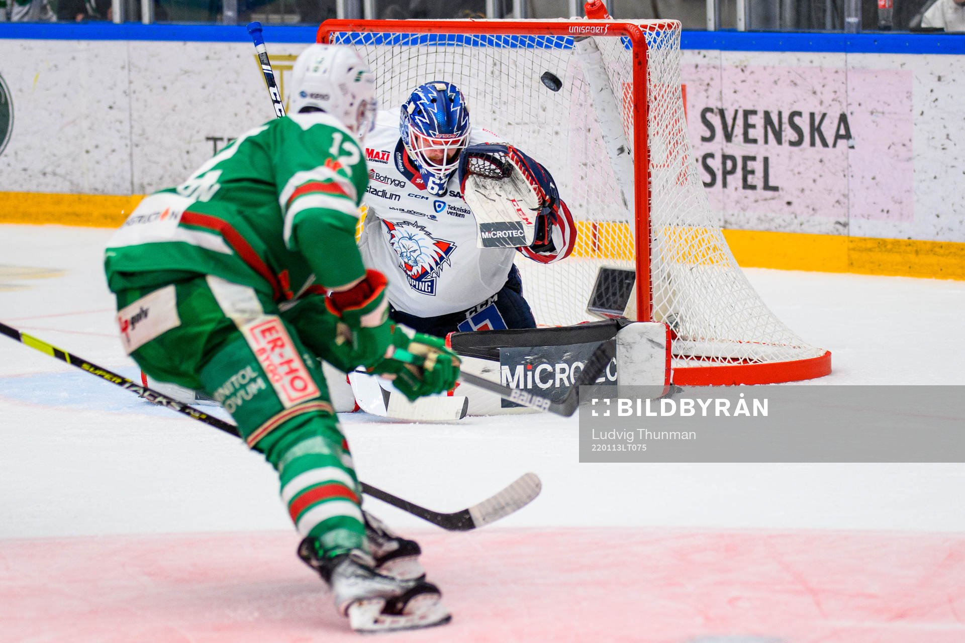 Rögles Brady Ferguson gör 2-1