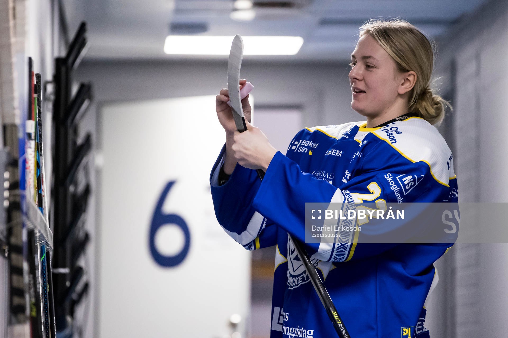 Leksands Agnez Svensson innan ishockeymatchen i SDHL mellan