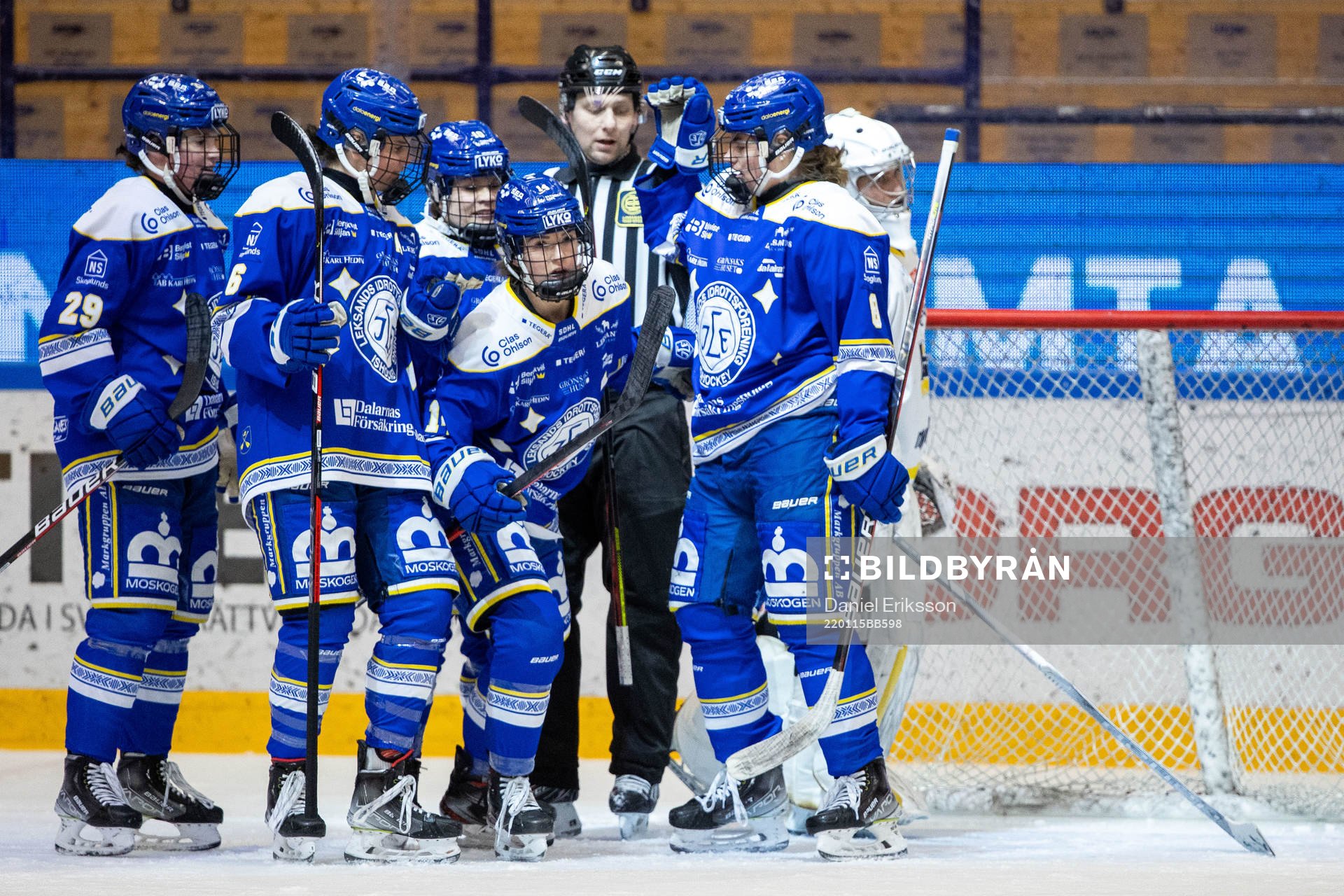 Leksands Payge Pena jublar med lagkamrater