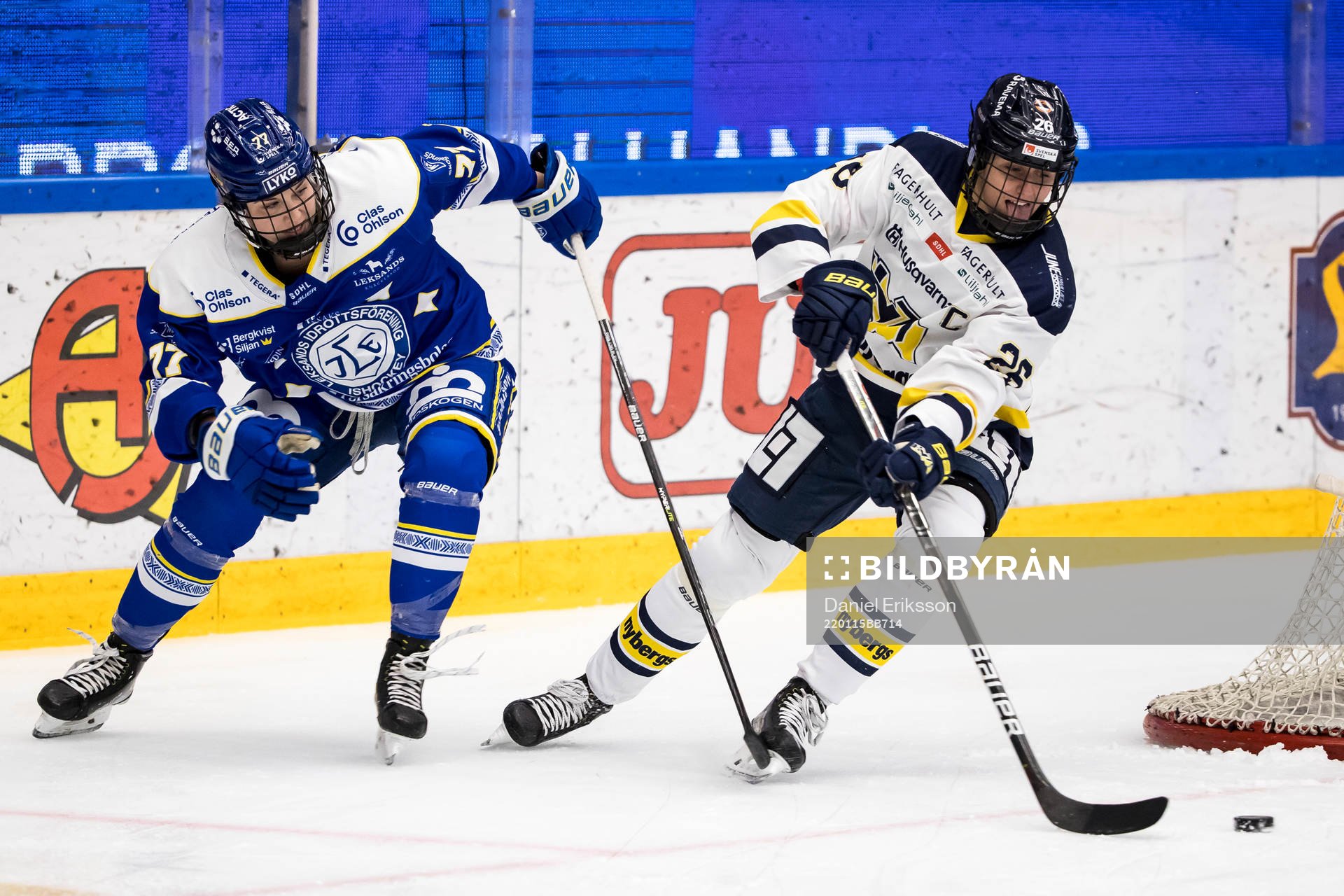 Leksands Celine Tardif och HV71s Hanna Olsson