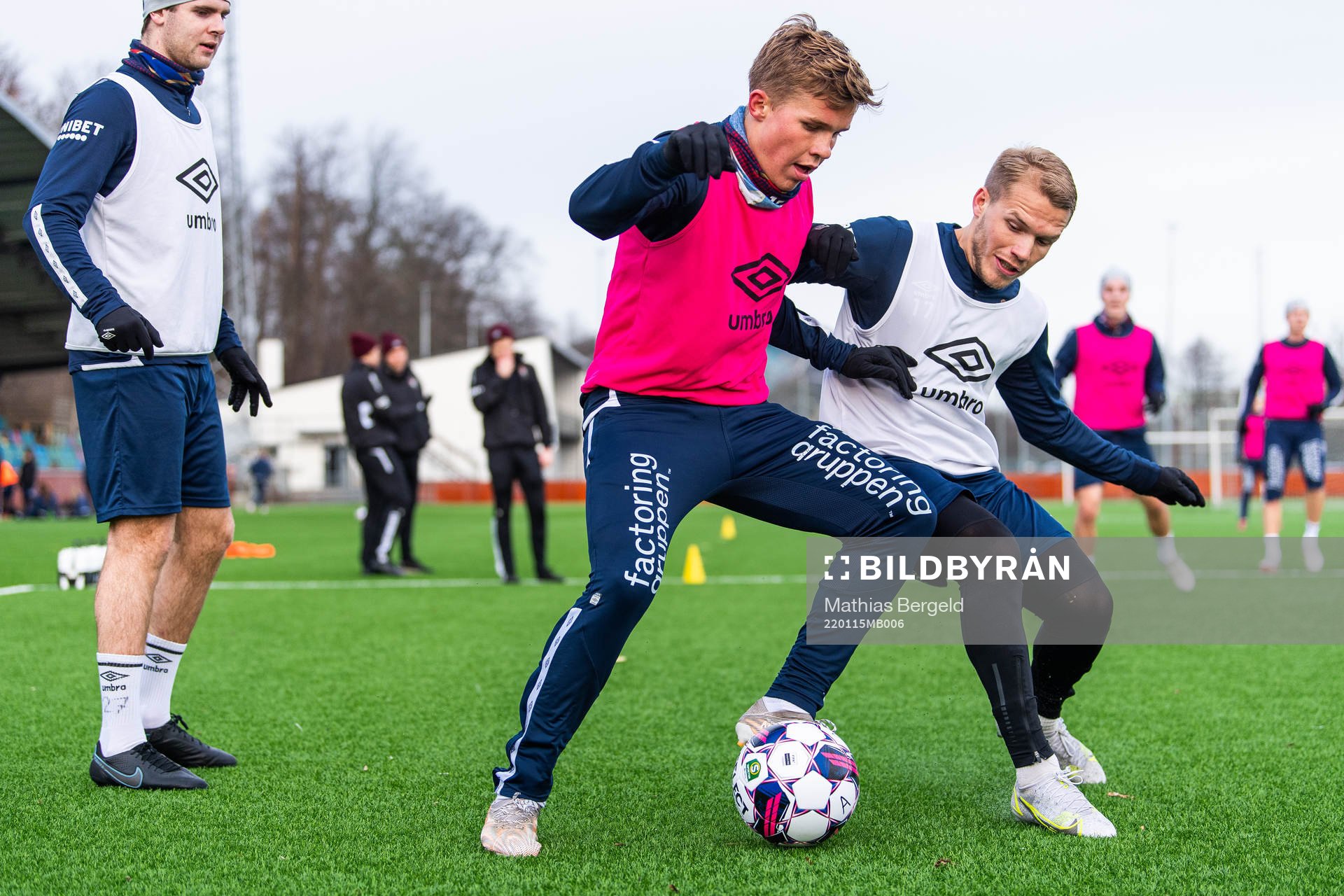 Isak Dahlqvist och Hampus Dahlqvist under en träning med Örgryte den 15 januari 2022 i Göteborg. 
