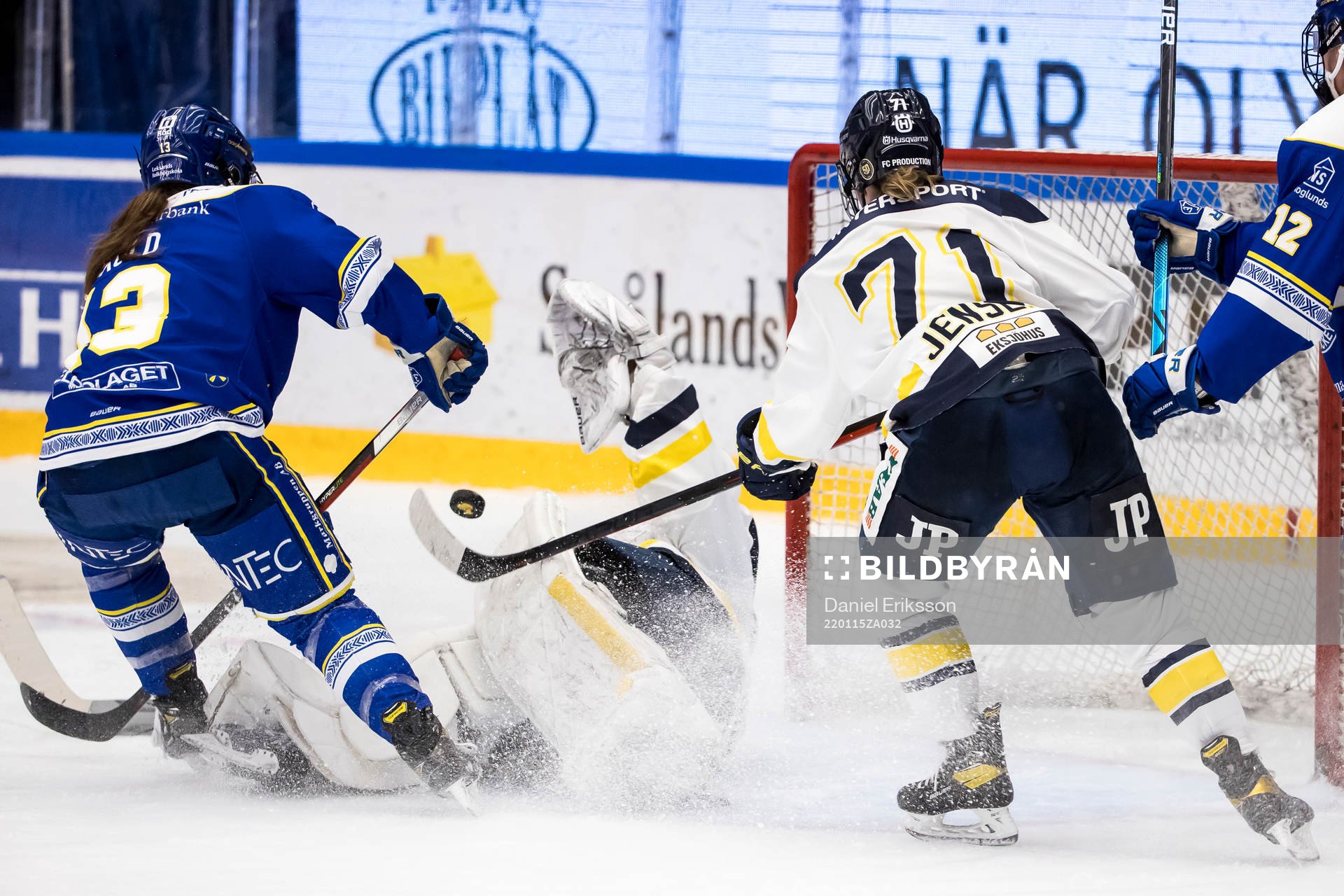Leksands Hanna Sköld och HV71s målvakt Alba Gonzalo