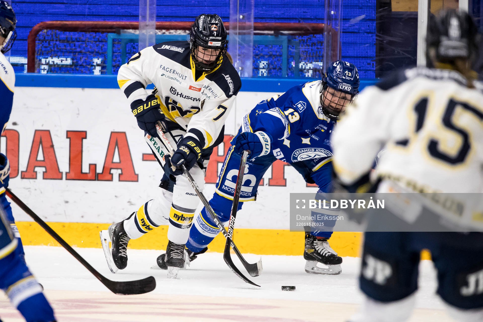 HV71s Thea Johansson och Leksands Hanna Sköld
