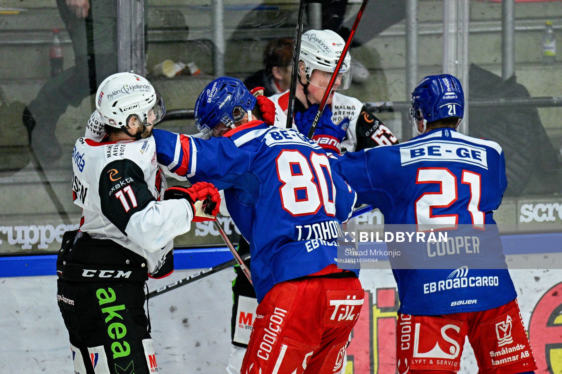 Malmö Redhawks Markus Lauridsen och Fredrik Händemark i