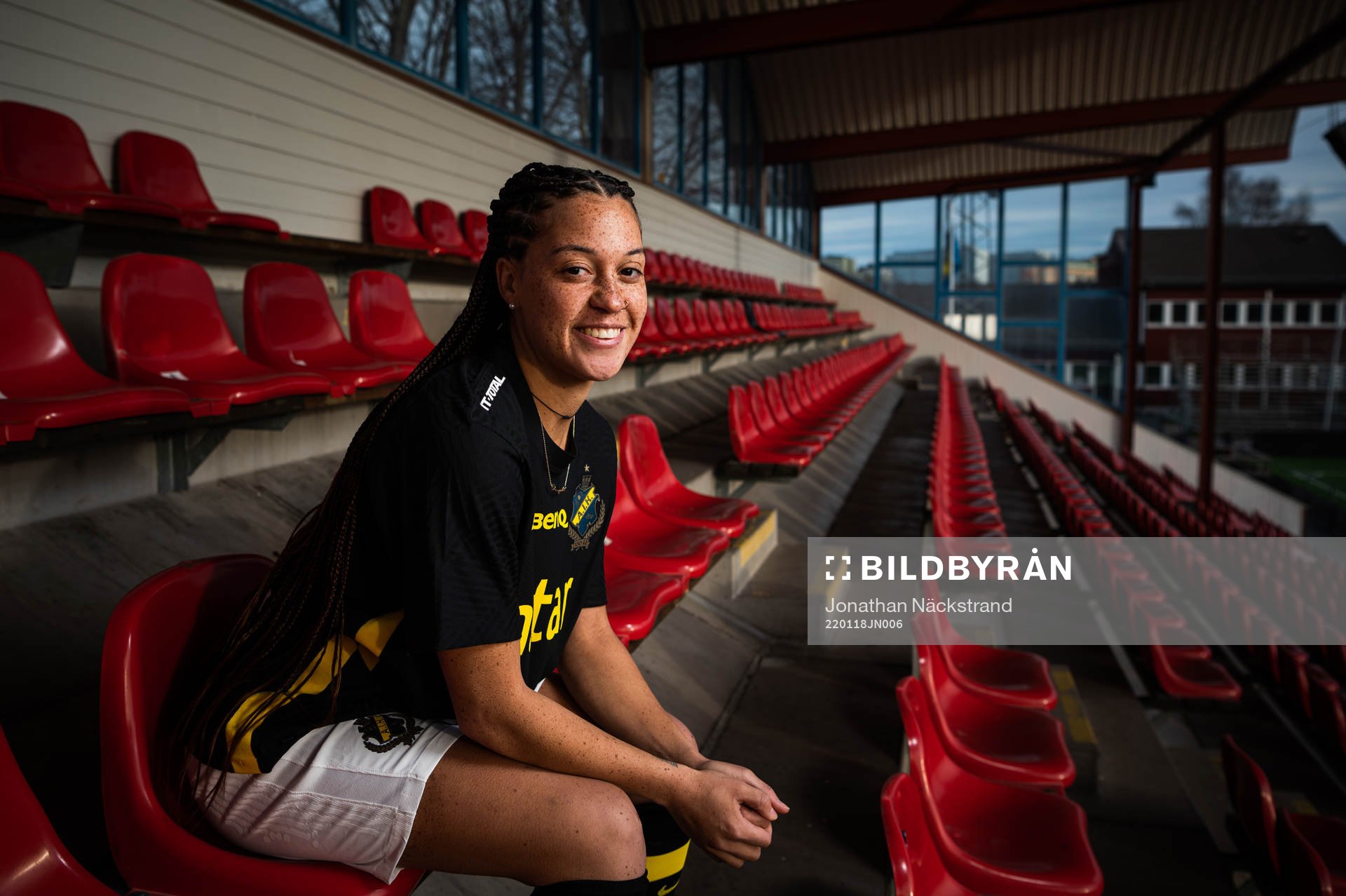 AIK:s nyförvärv Chinyelu Asher under en fotografering med AIK den 18 januari 2022 i Stockholm. 