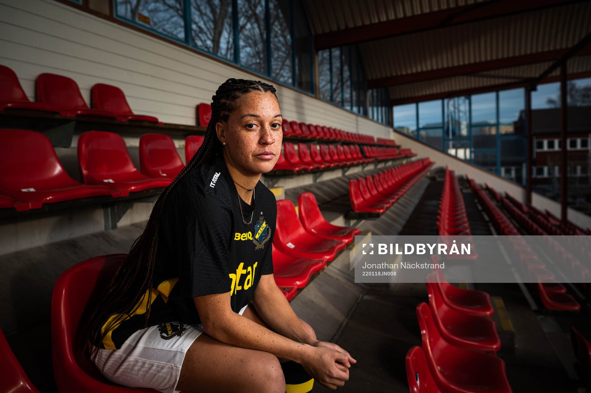 AIK:s nyförvärv Chinyelu Asher under en fotografering med AIK den 18 januari 2022 i Stockholm. 