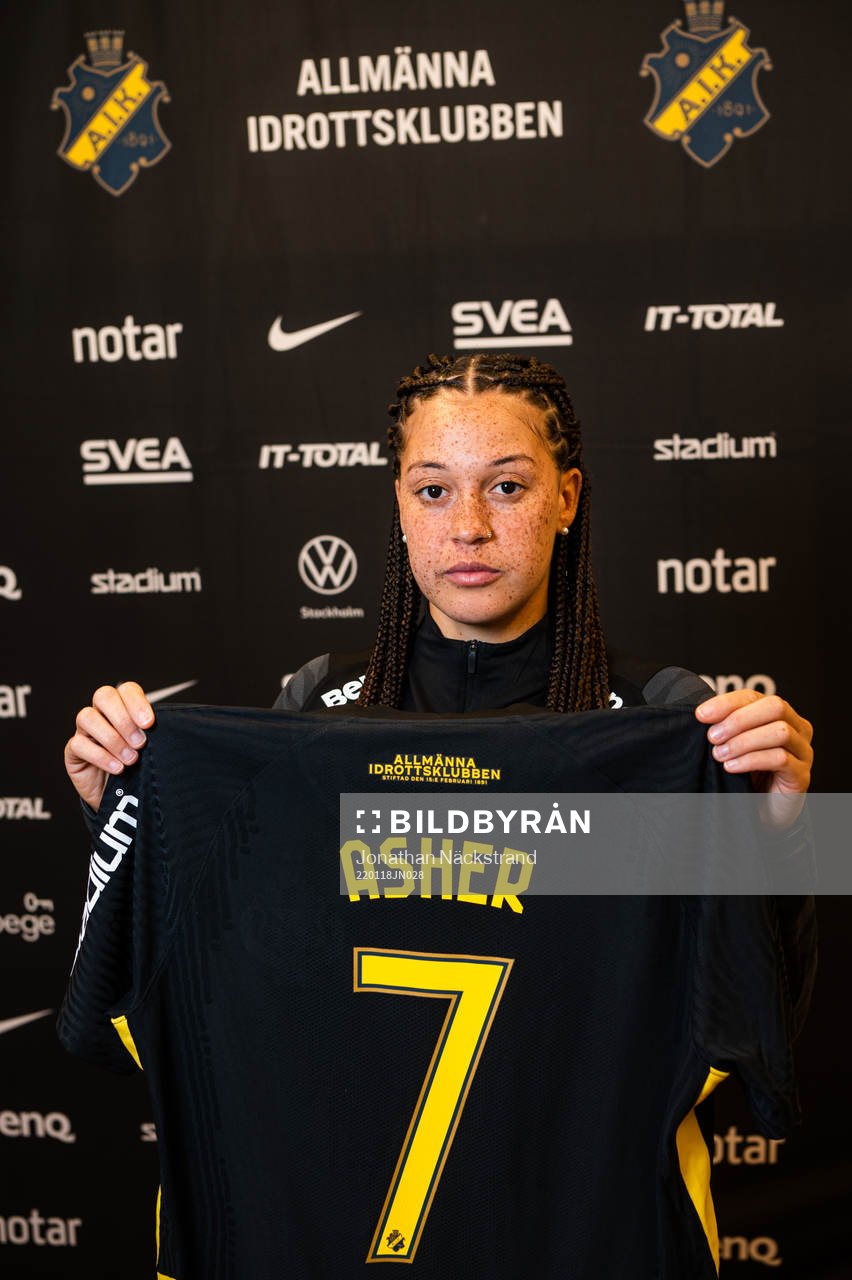 s nyförvärv Chinyelu Asher