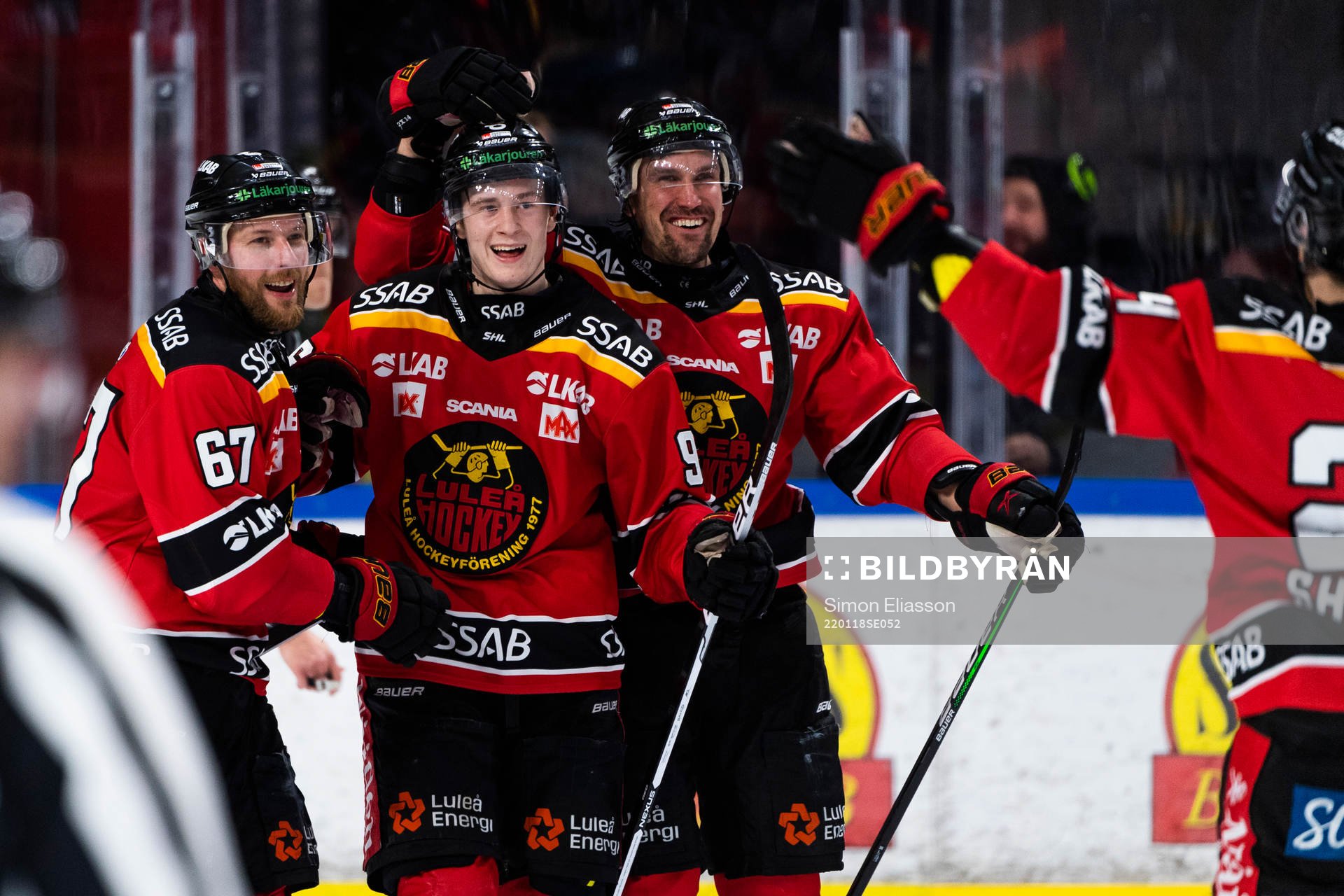 Luleås Linus Omark, Pontus Andreasson, Sami Lepistö jublar