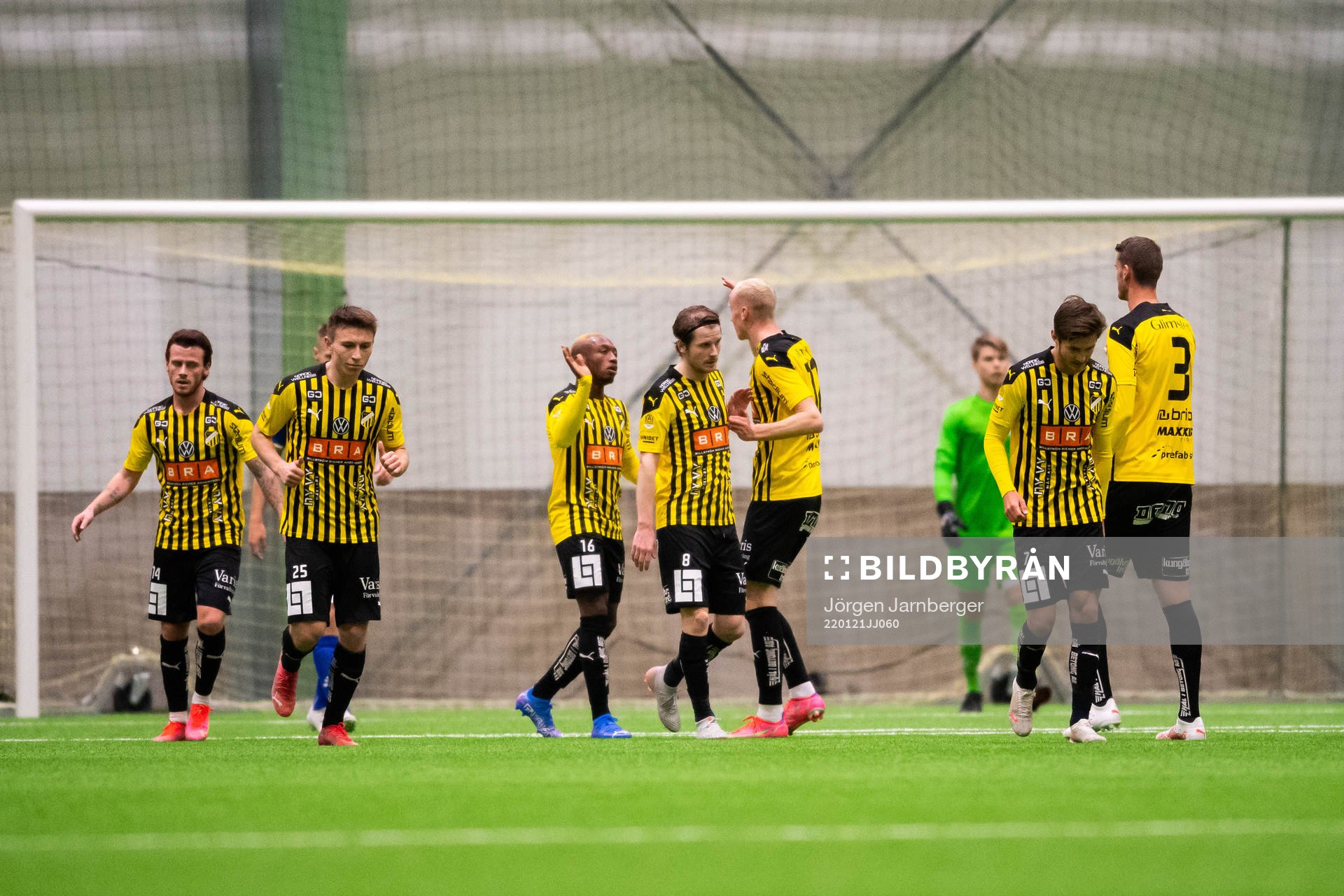 Häckens spelare jublar