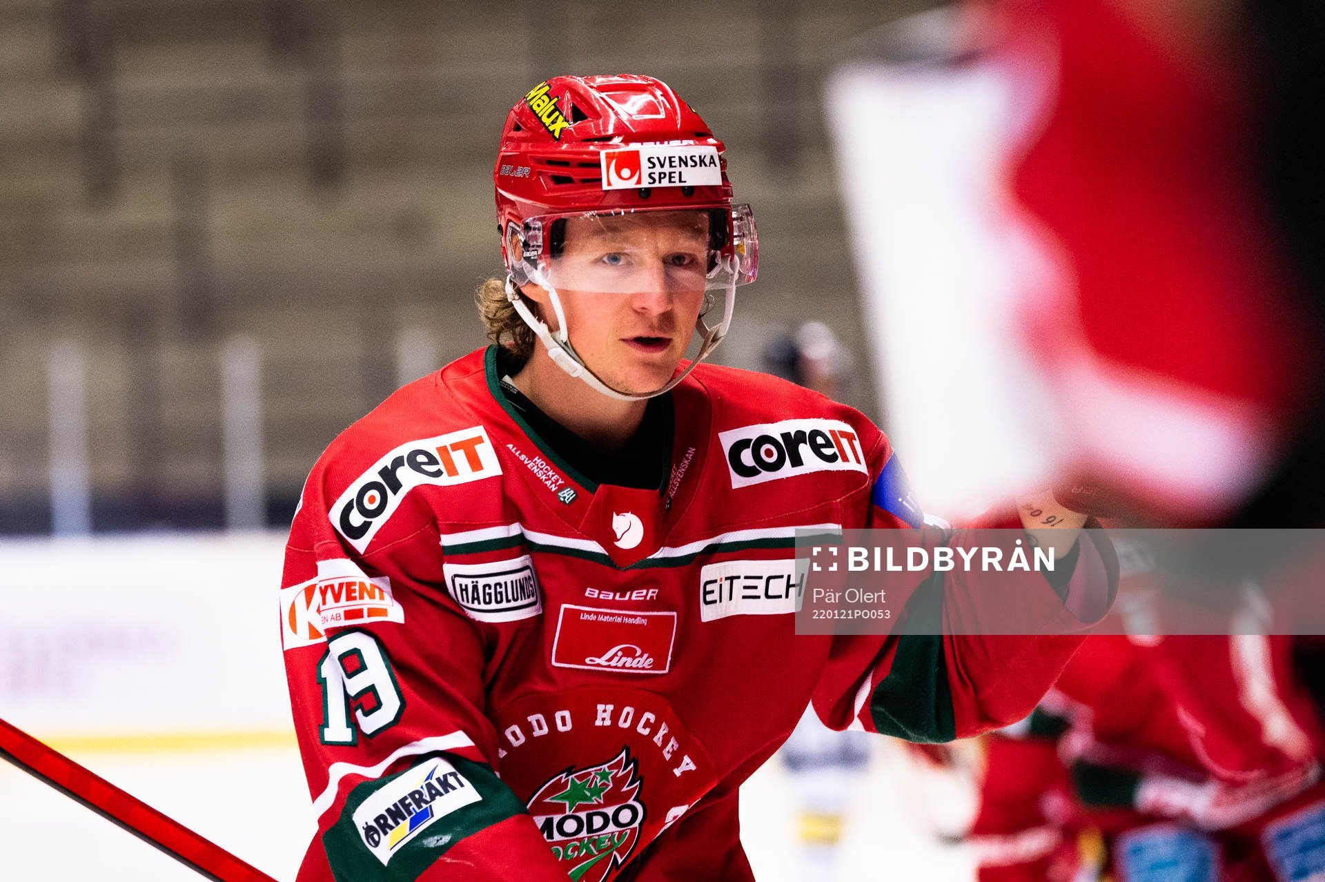 Modos Erik Karlsson jublar