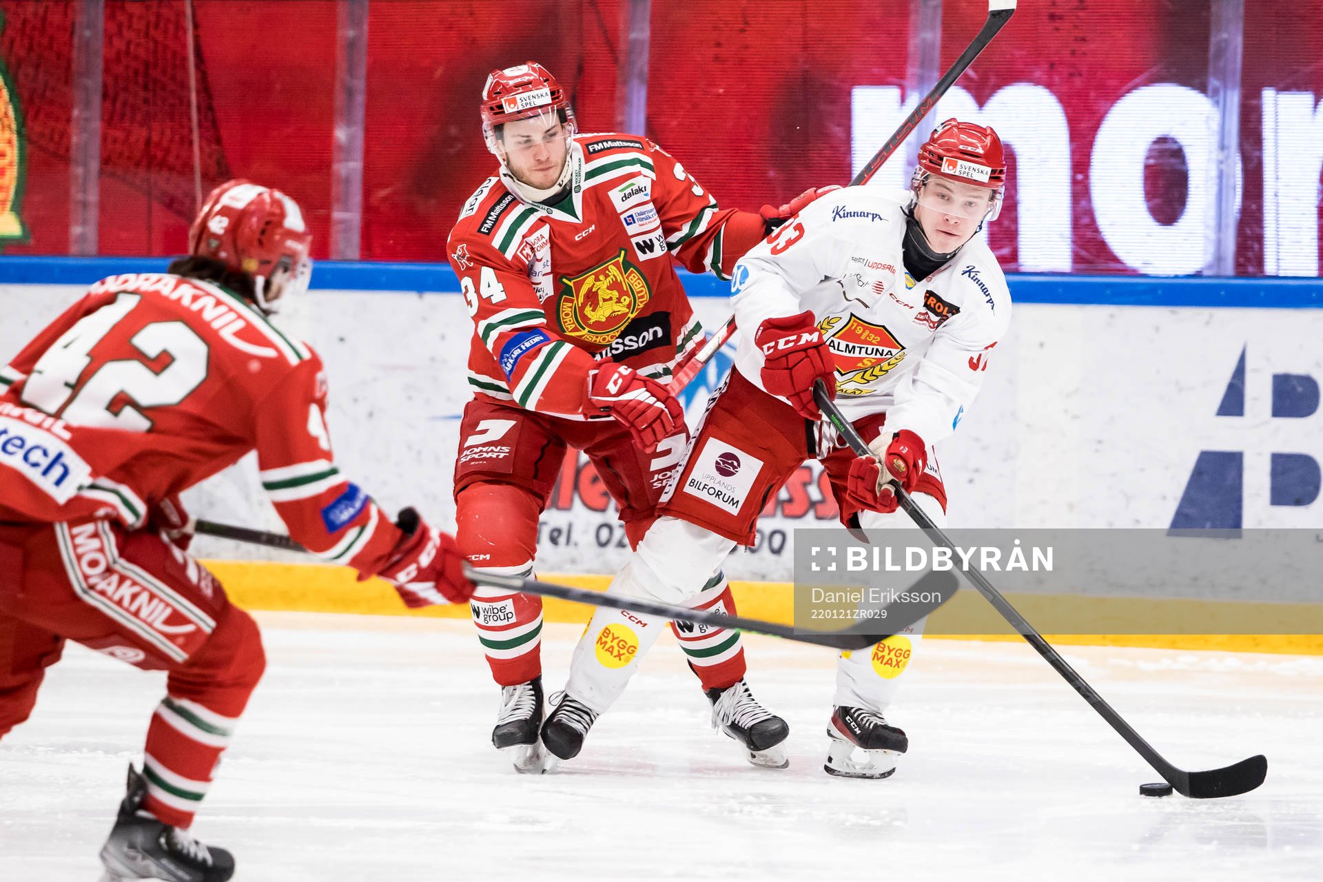 Moras Bobby MacIntyre och Almtunas Oskar Asplund