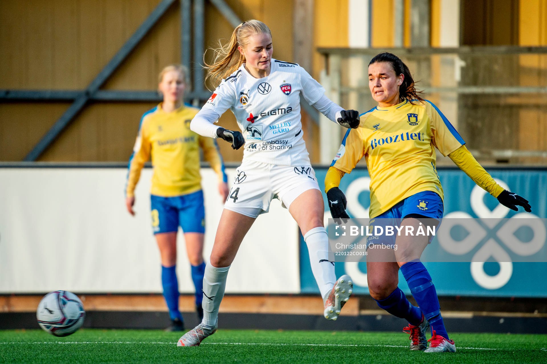 Rosengårds Hanna Stenberg mot Bröndbys Anna Welin