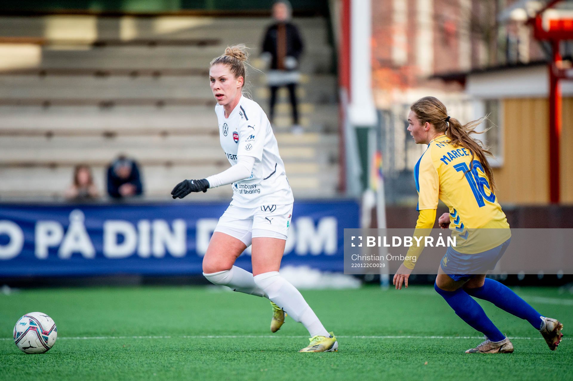 Rosengårds Rebecca Knaak mot Bröndbys Malou Marcetto Rylov