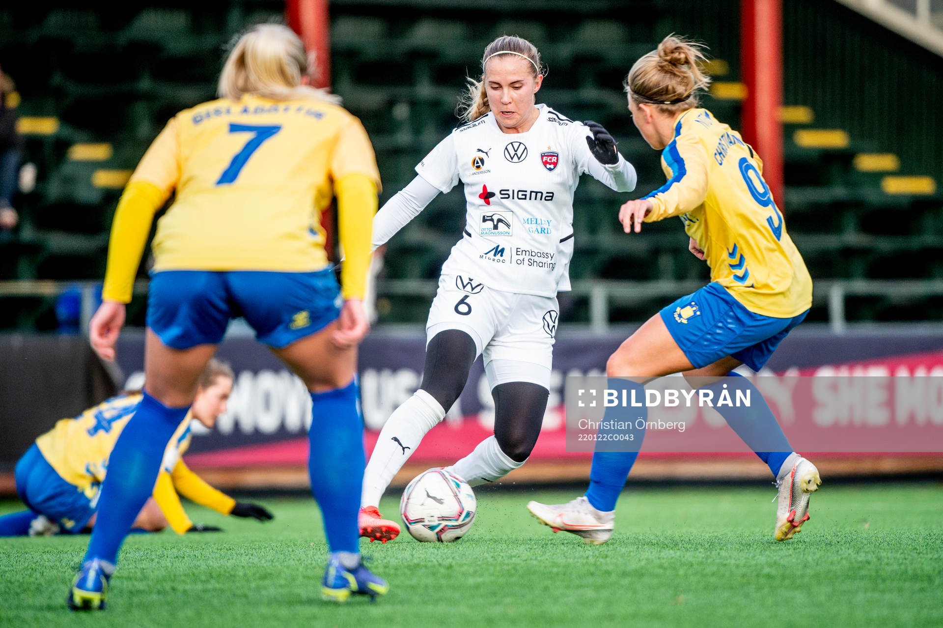 Rosengårds Ria Noora Minerva Öling mot Bröndbys Kristin