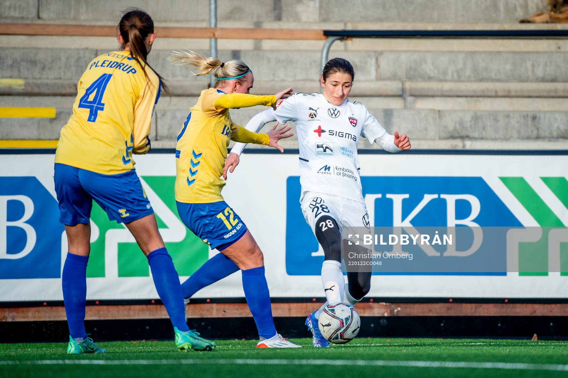 Rosengårds Bianca Schmidt mot Bröndbys Christina Beck