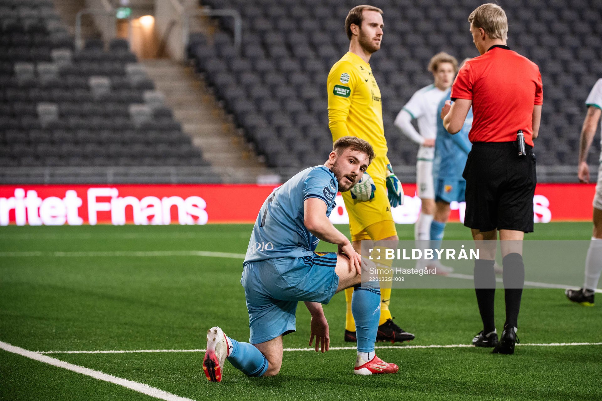 Djurgårdens Albion Ademi deppar