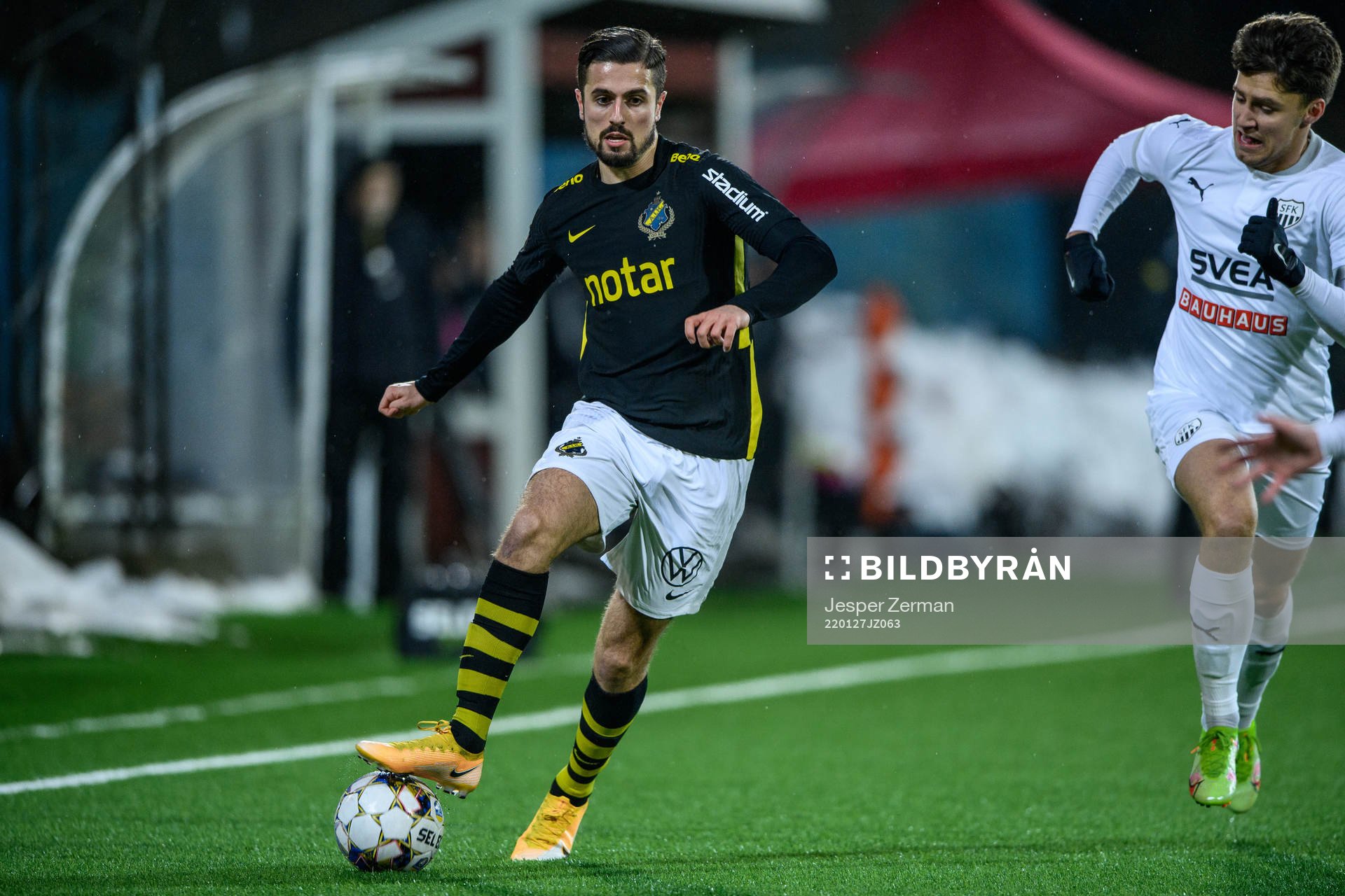 s Zack Elbouzedi