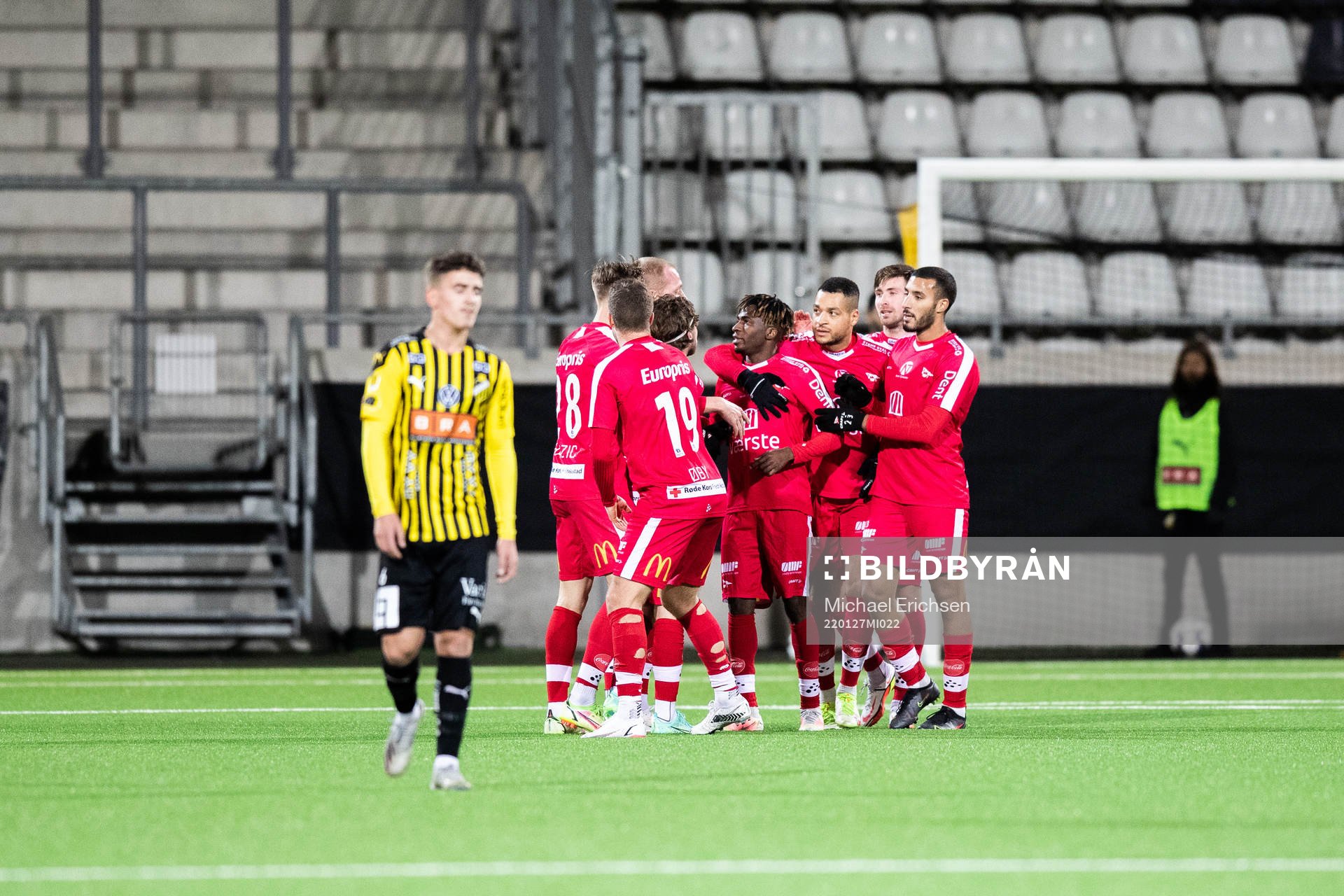 Fredrikstads Riki Tomas Alba jublar