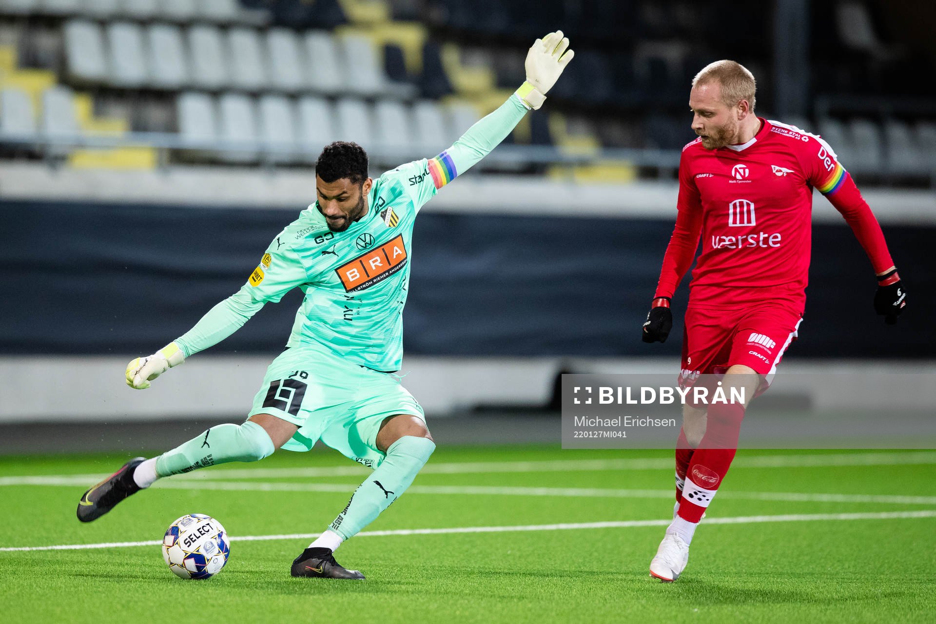 Häckens målvakt Jonathan Ursin Rasheed och Fredrikstads