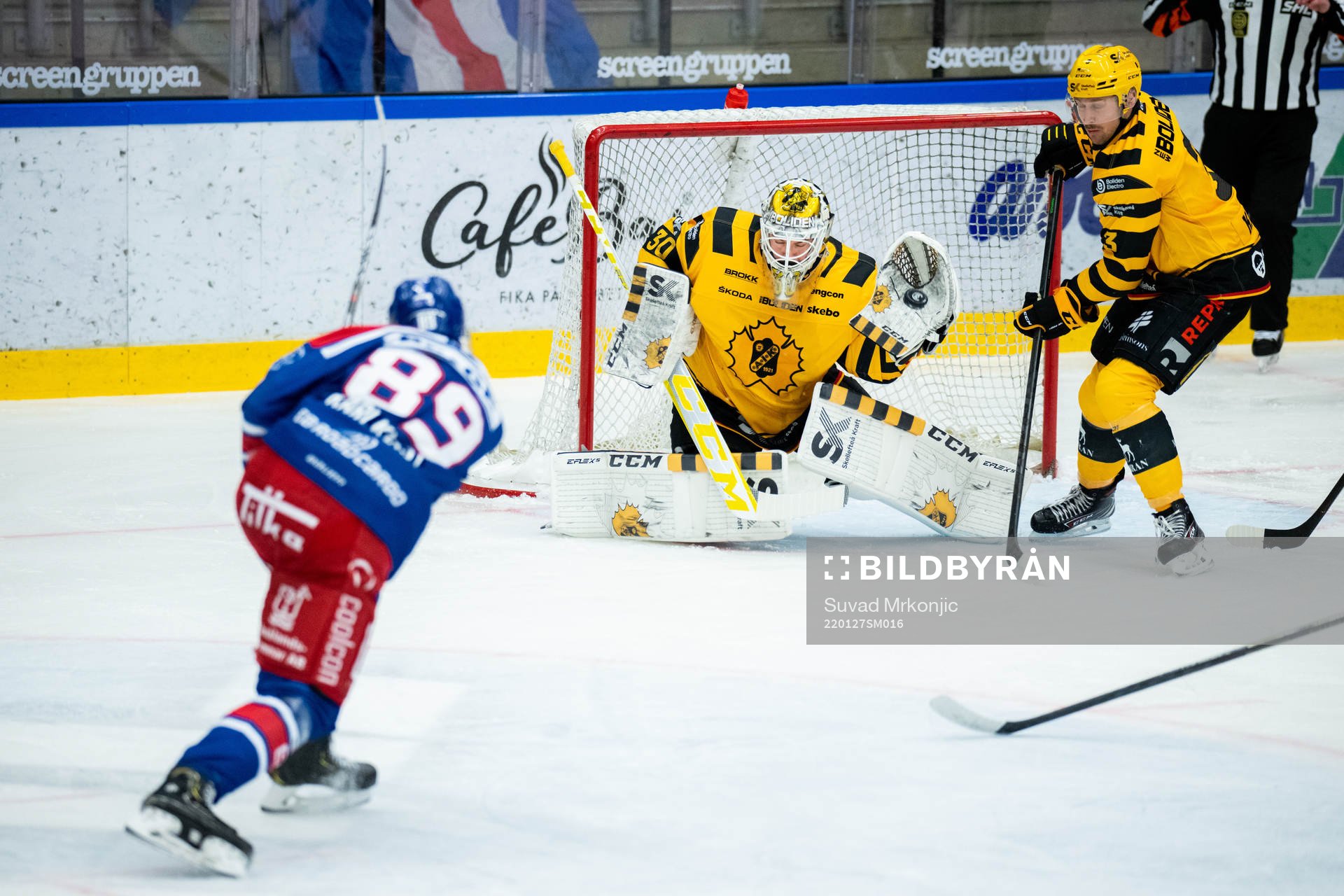 Oskarshamns Patrik Karlkvist och Skellefteås målvakt