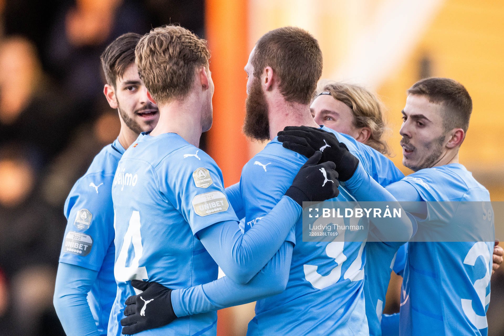 Malmö FFs Jo Inge Berget (mitten) jublar med lagkamrater efter att han gjort 1-0 under träningsmatchen i fotboll mellan Malmö FF och Jammerbugt den 28 januari 2022 i Malmö.