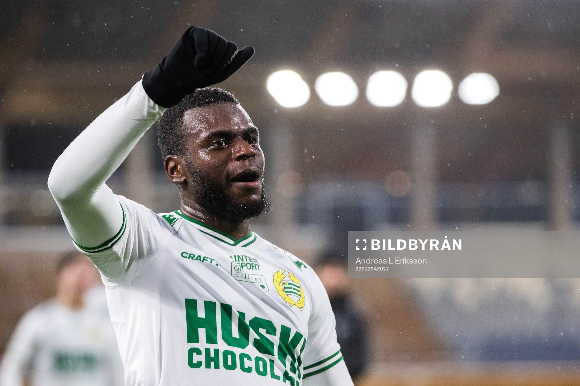 Hammarbys Filston Mawana jublar efter under träningsmatchen i fotboll mellan Sirius och Hammarby den 29 januari 2022 i Uppsala. 