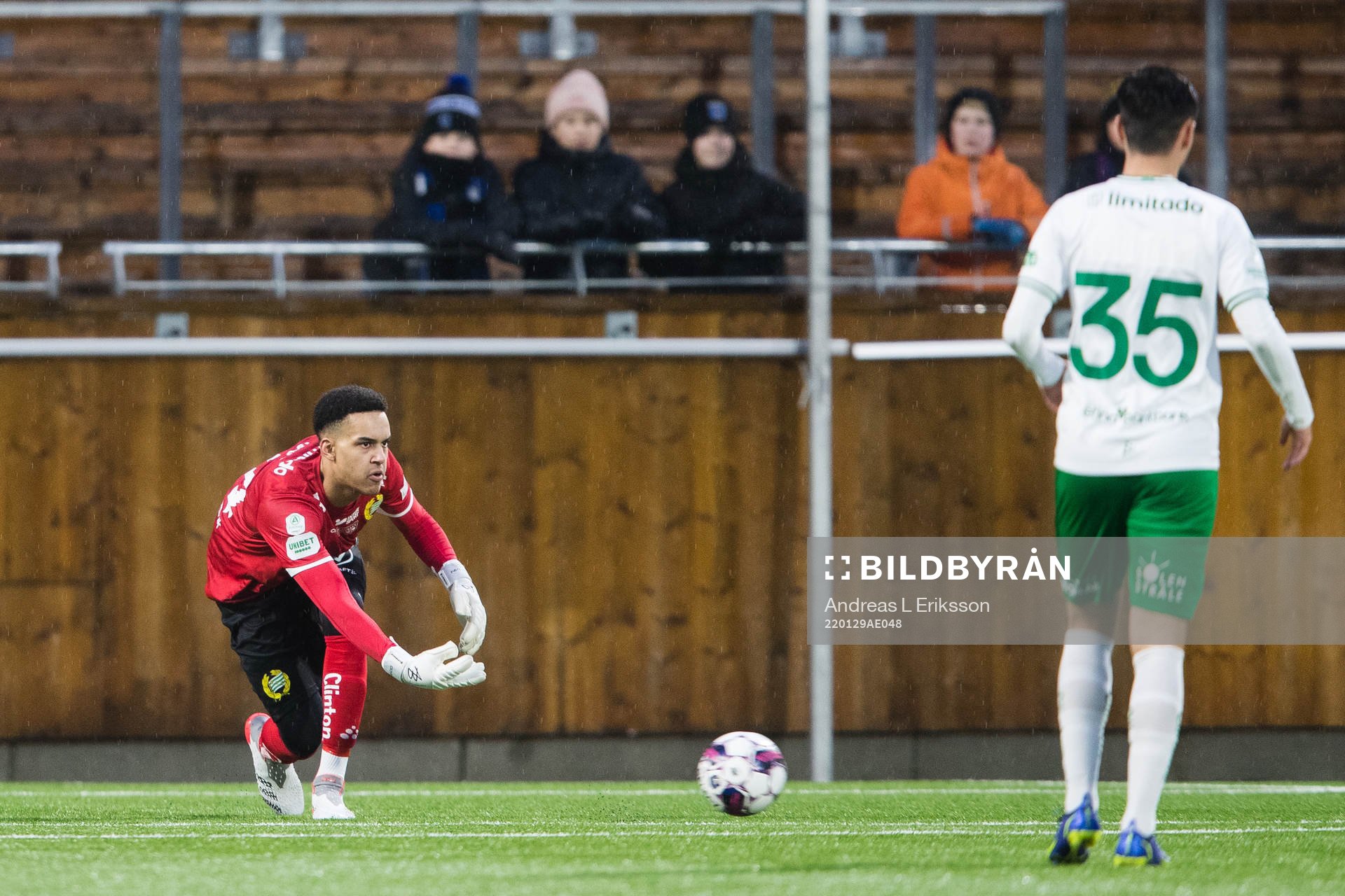 Hammarbys målvakt Oliver Dovin