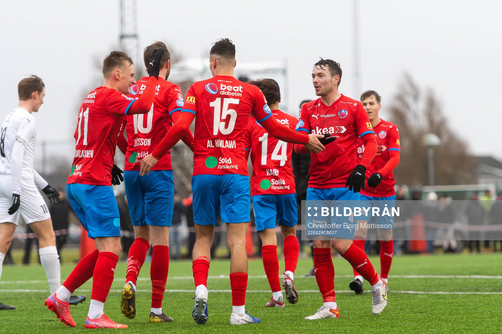 Helsingborgs spelare jublar med Assad Al Hamlawi