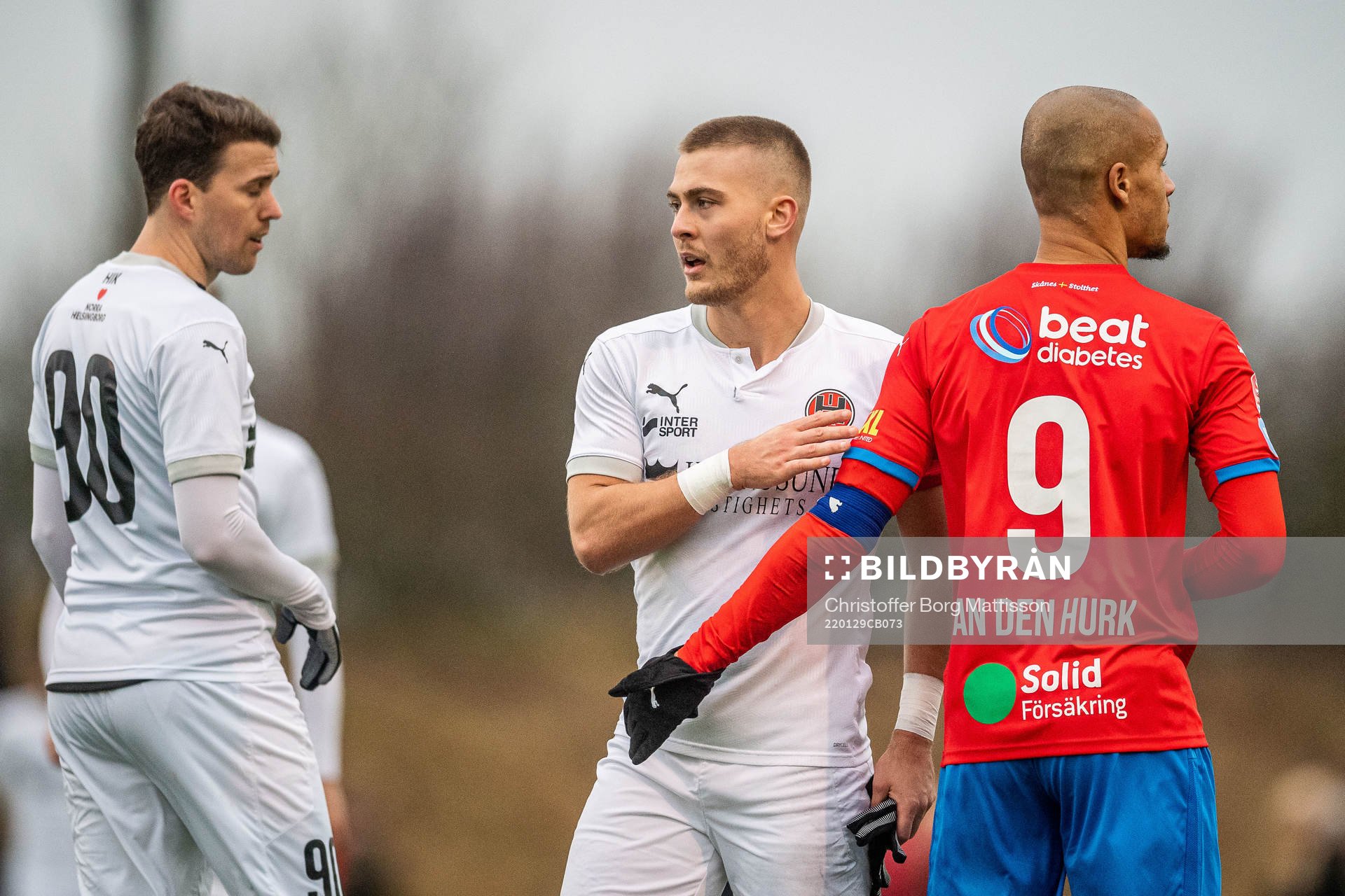 Helsingborgs Anthony van den Hurk tackar Hittarps Daniel Björnberg och Dragos Farcas-Lohan efter träningsmatchen i fotboll mellan Hittarp och Helsingborg och den 29 januari 2022 i Helsingborg.