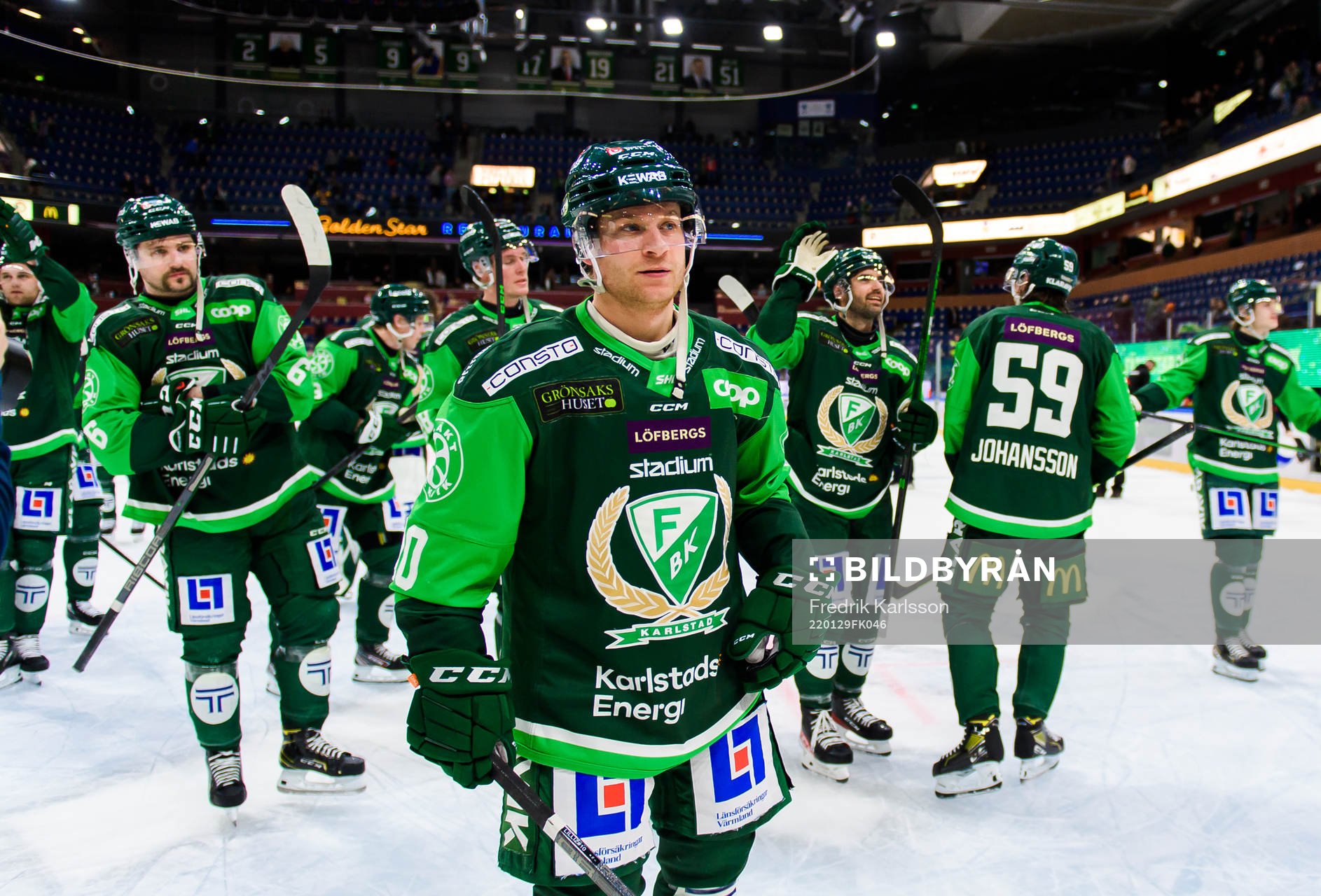 Färjestads Marcus Nilsson jublar med lagkamrater