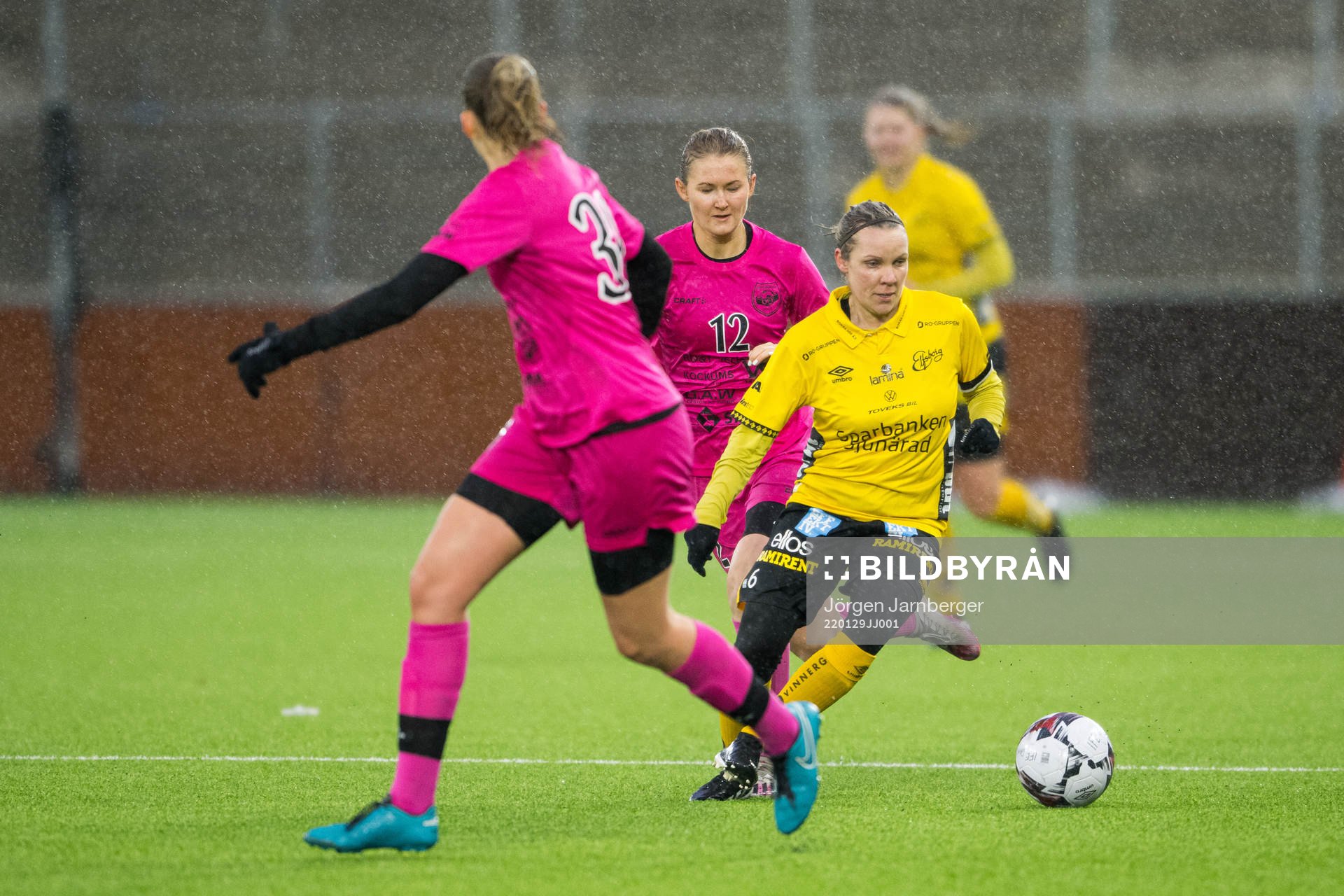 Göteborgs DFF's Evelina Egenwall och Elfsborgs Linda