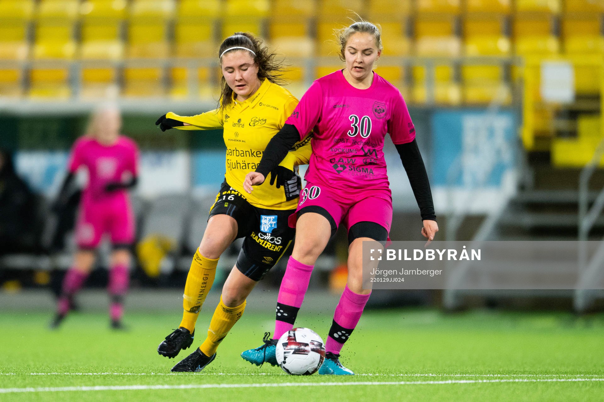 Elfsborgs Olivia Gurtata och Göteborgs DFF's Anna