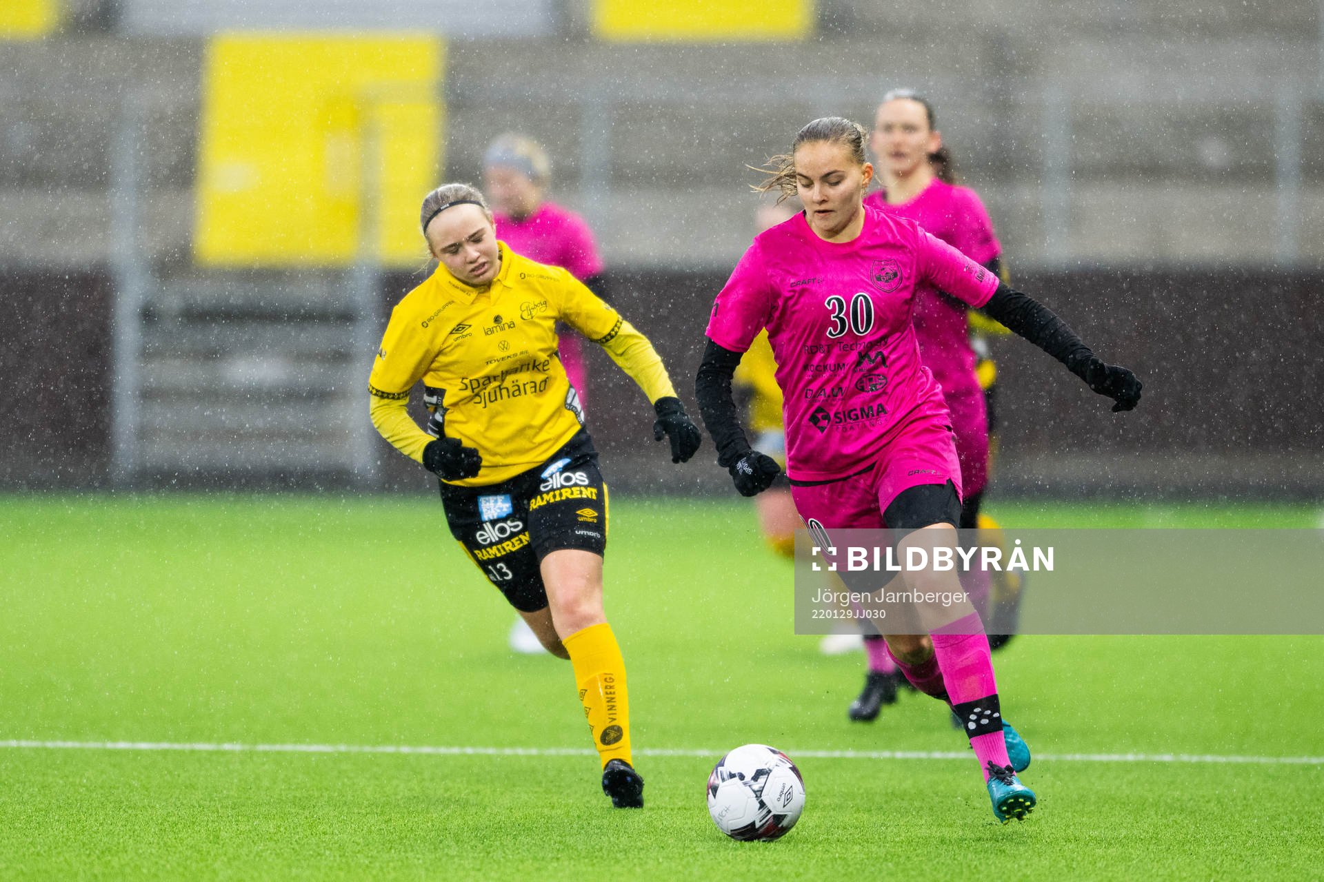 Elfsborgs Evelina Brink och Göteborgs DFF's Anna
