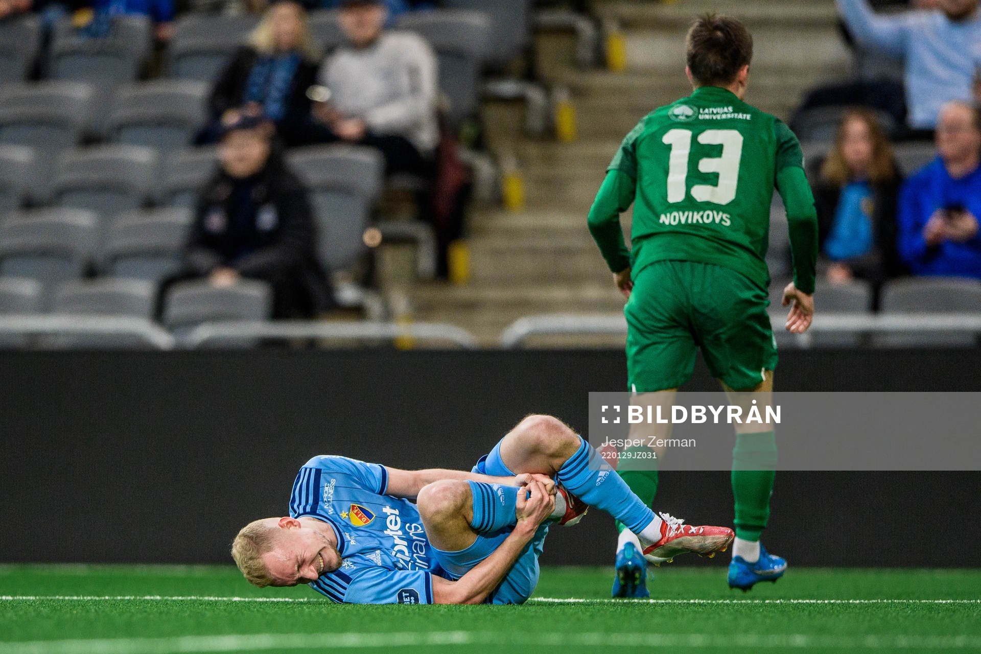 Djurgårdens Adam Bergmark Wiberg har ont