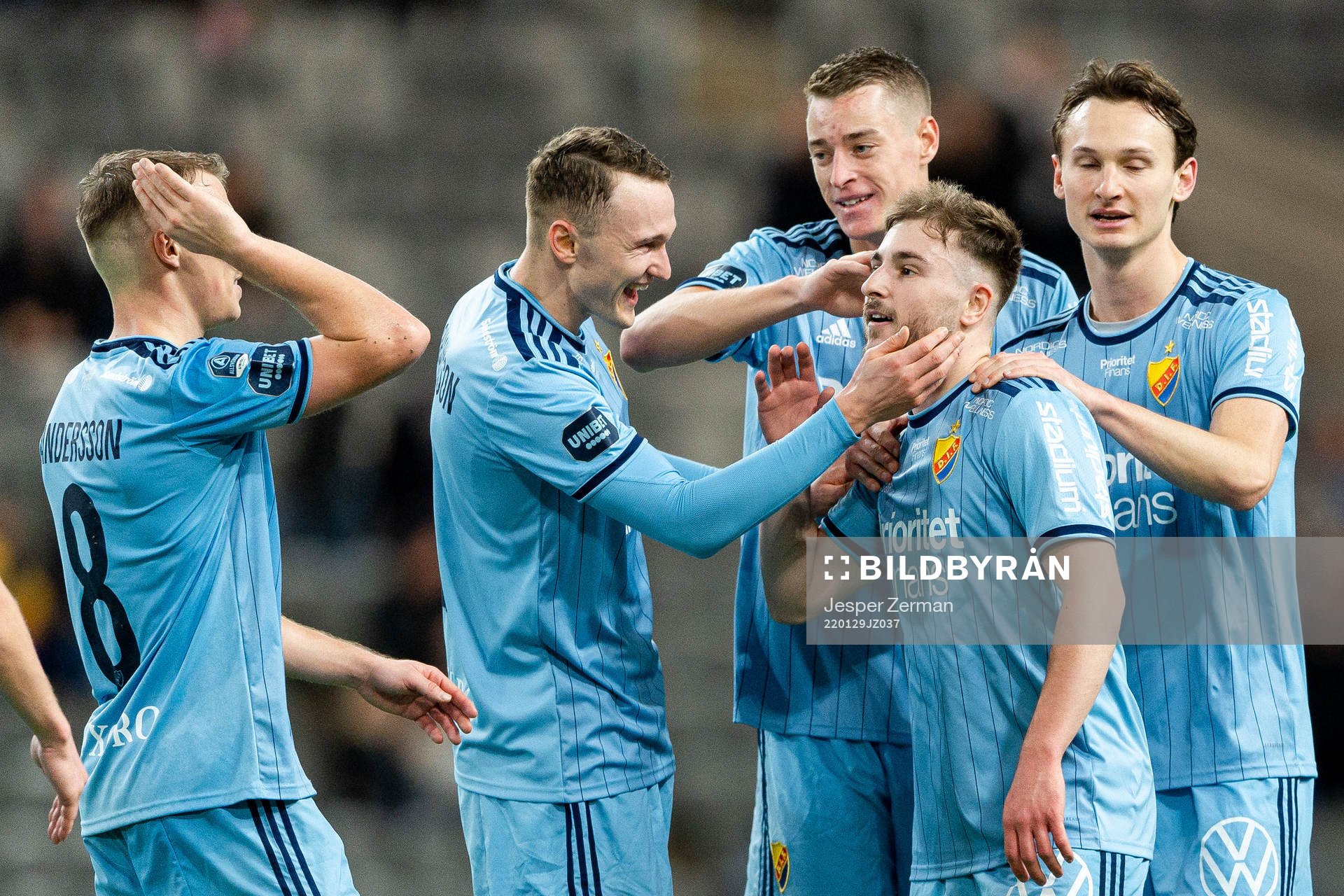 Djurgårdens Albion Ademi jublar