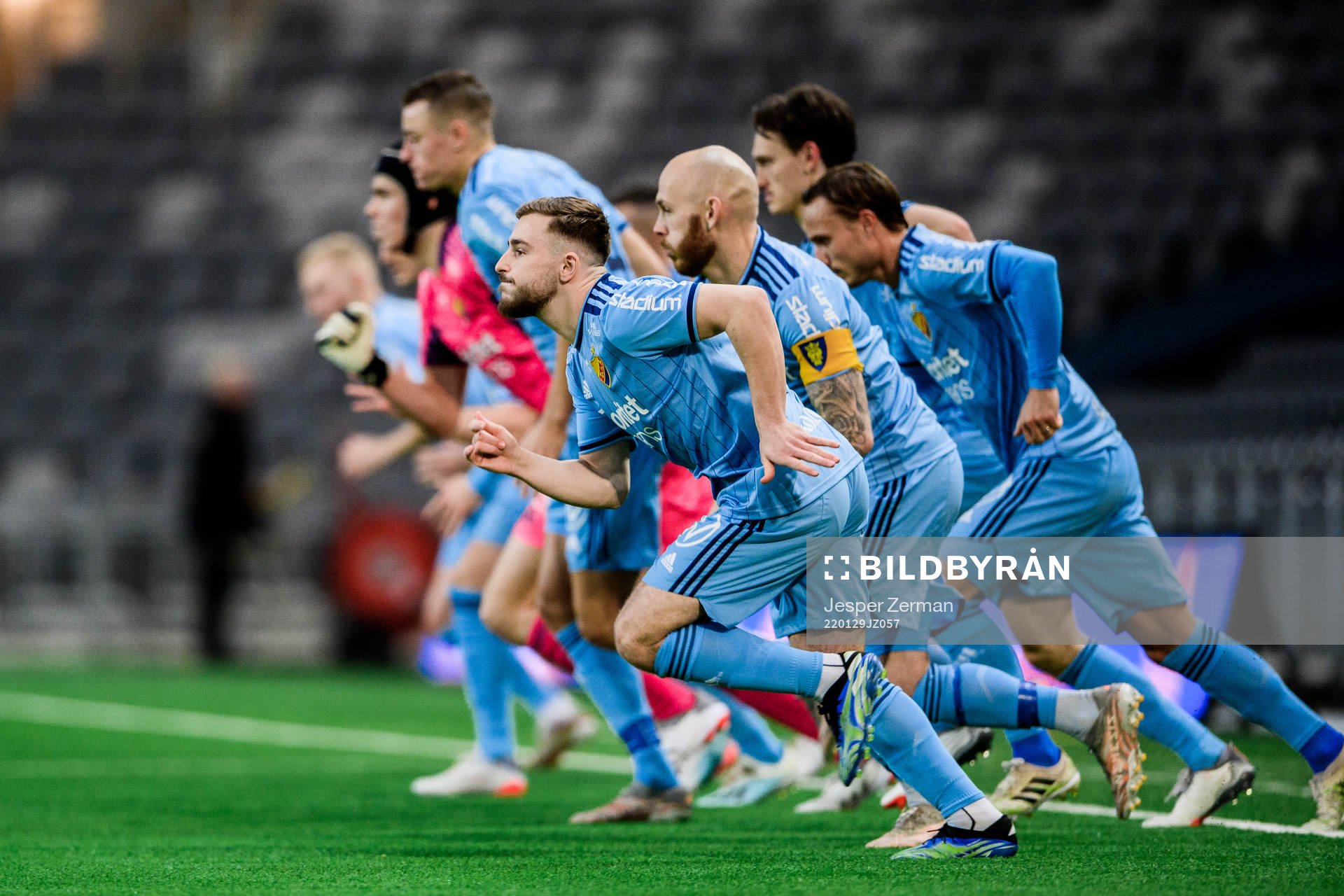 Djurgårdens Albion Ademi värmer upp