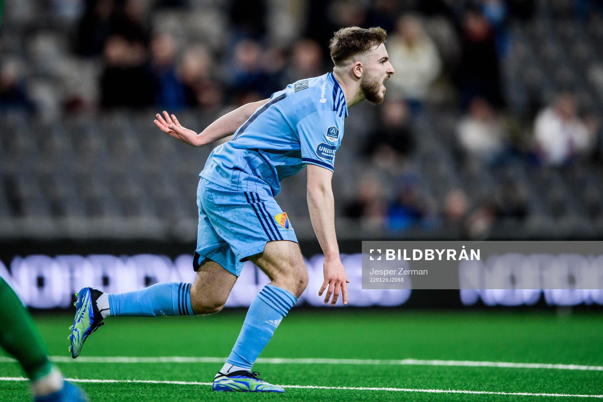 Djurgårdens Albion Ademi jublar