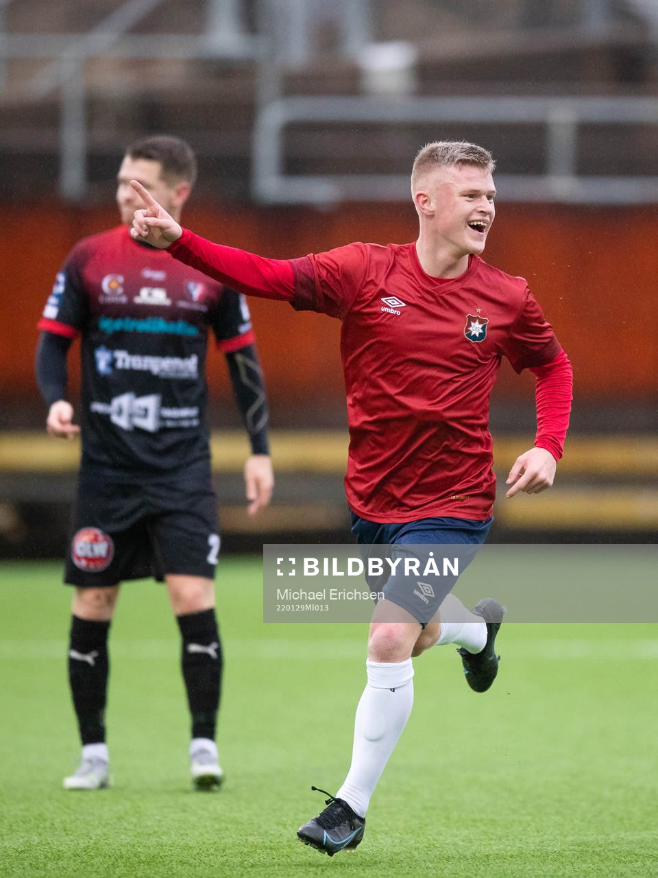 Örgrytes Olle Johansson jublar efter kvittering till 2-2 under fotbollsmatchen i träningsmatchen mellan Örgryte och Trollhättan den 29 januari 2022 i Göteborg.