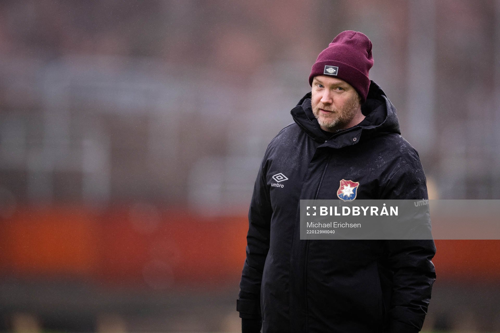 Örgrytes tränare Dane Ivarsson innan fotbollsmatchen i