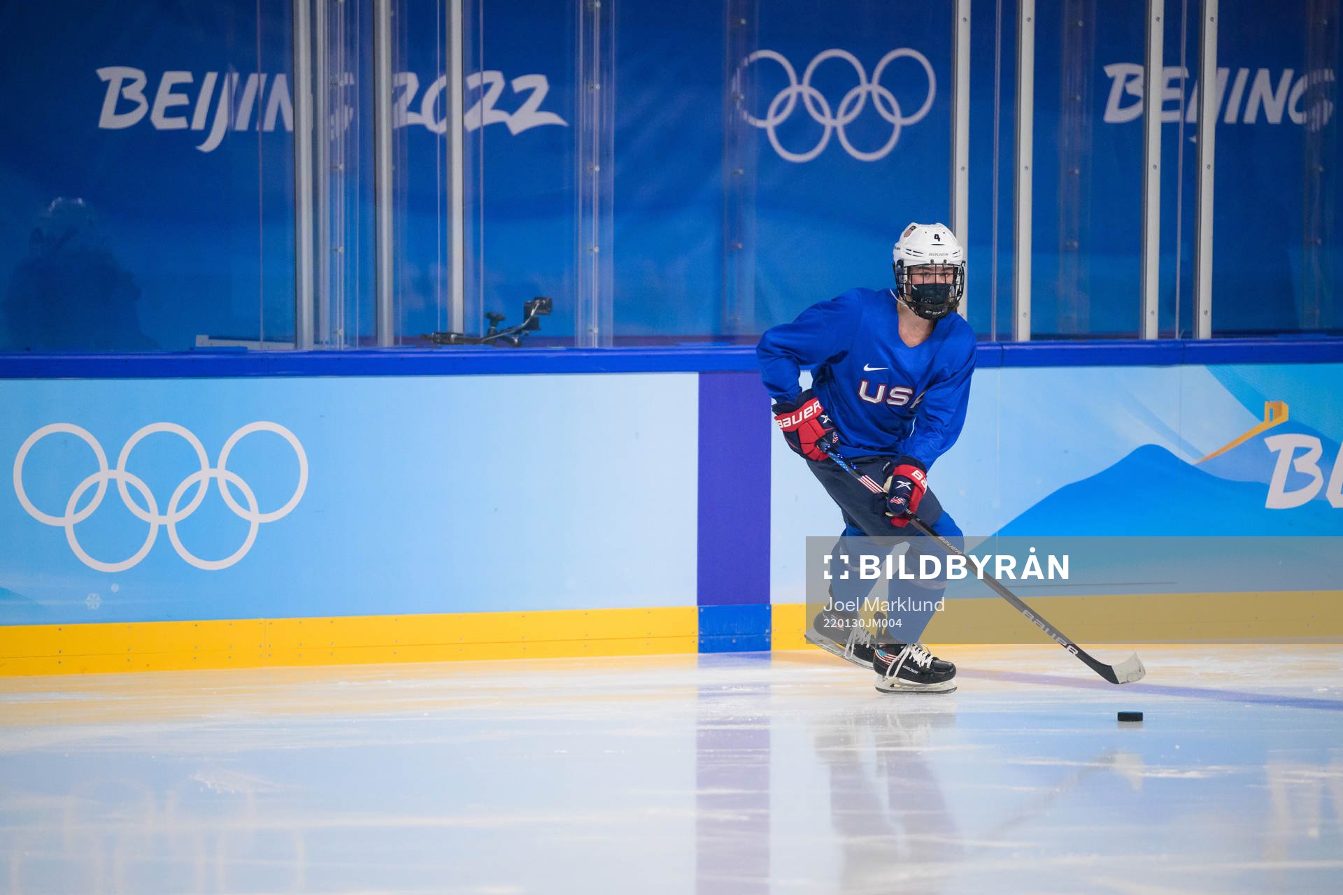 Caroline Harvey of the United States women's ice hockey
