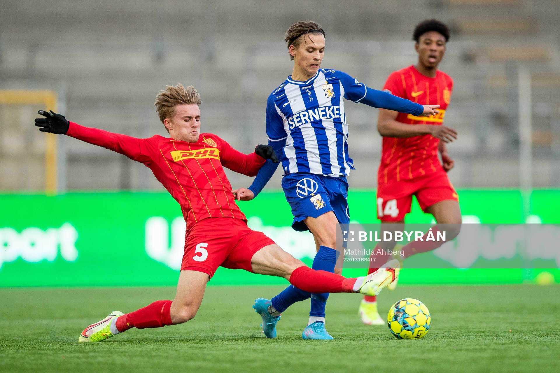 Nordsjällands Martin Frese och IFK Göteborgs Noah Alexandersson under träningsmatchen i fotboll mellan Nordsjälland och IFK Göteborg den 31 januari 2022 i Forum.