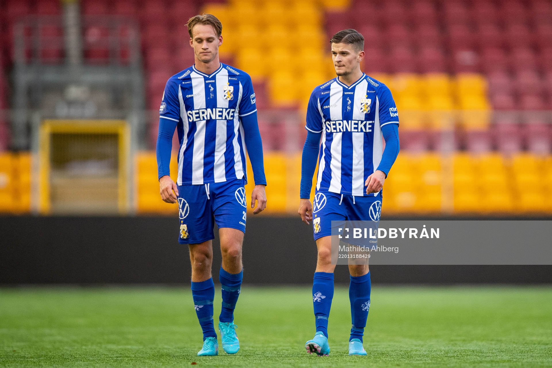 IFK Göteborgs Oscar Vilhelmsson och Filip Ambroz deppar
