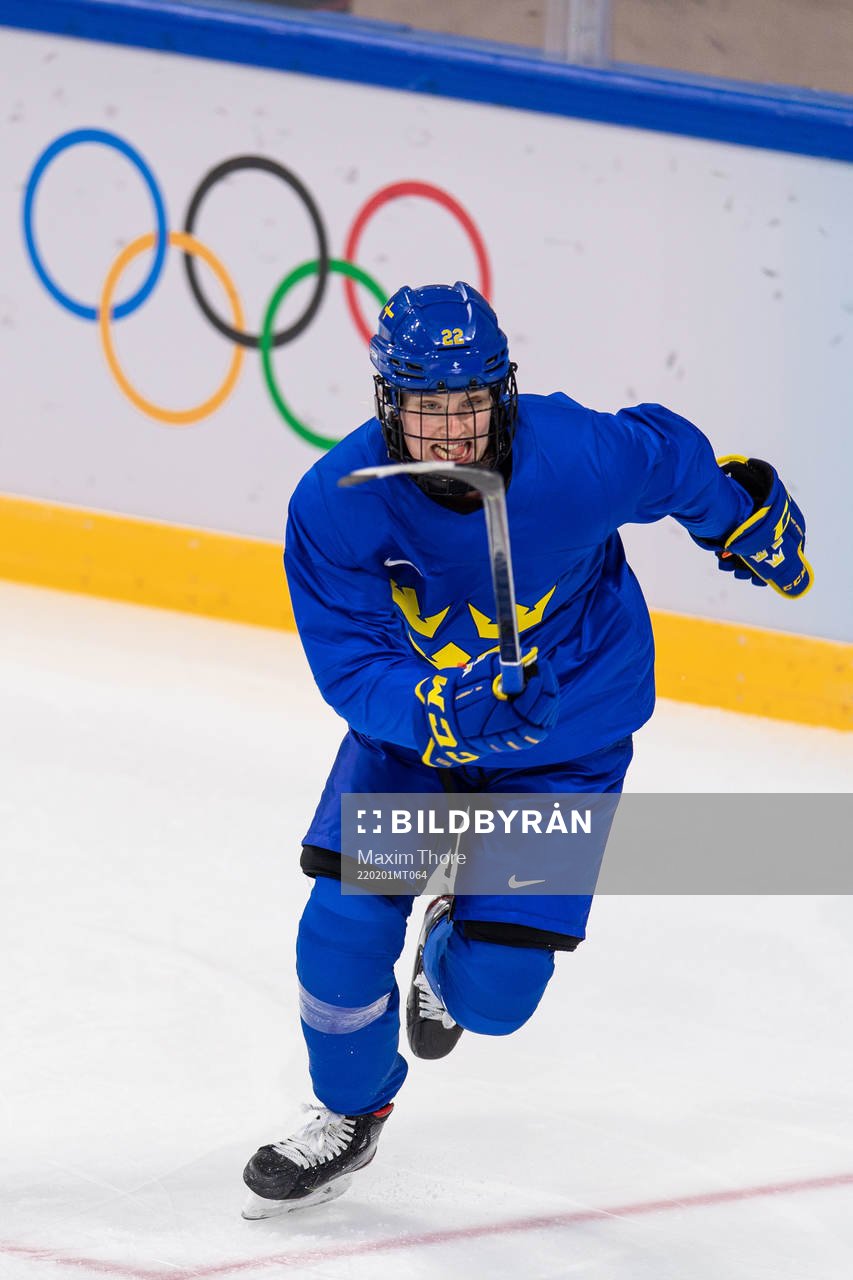 Linn Peterson of Sweden women's ice hockey team