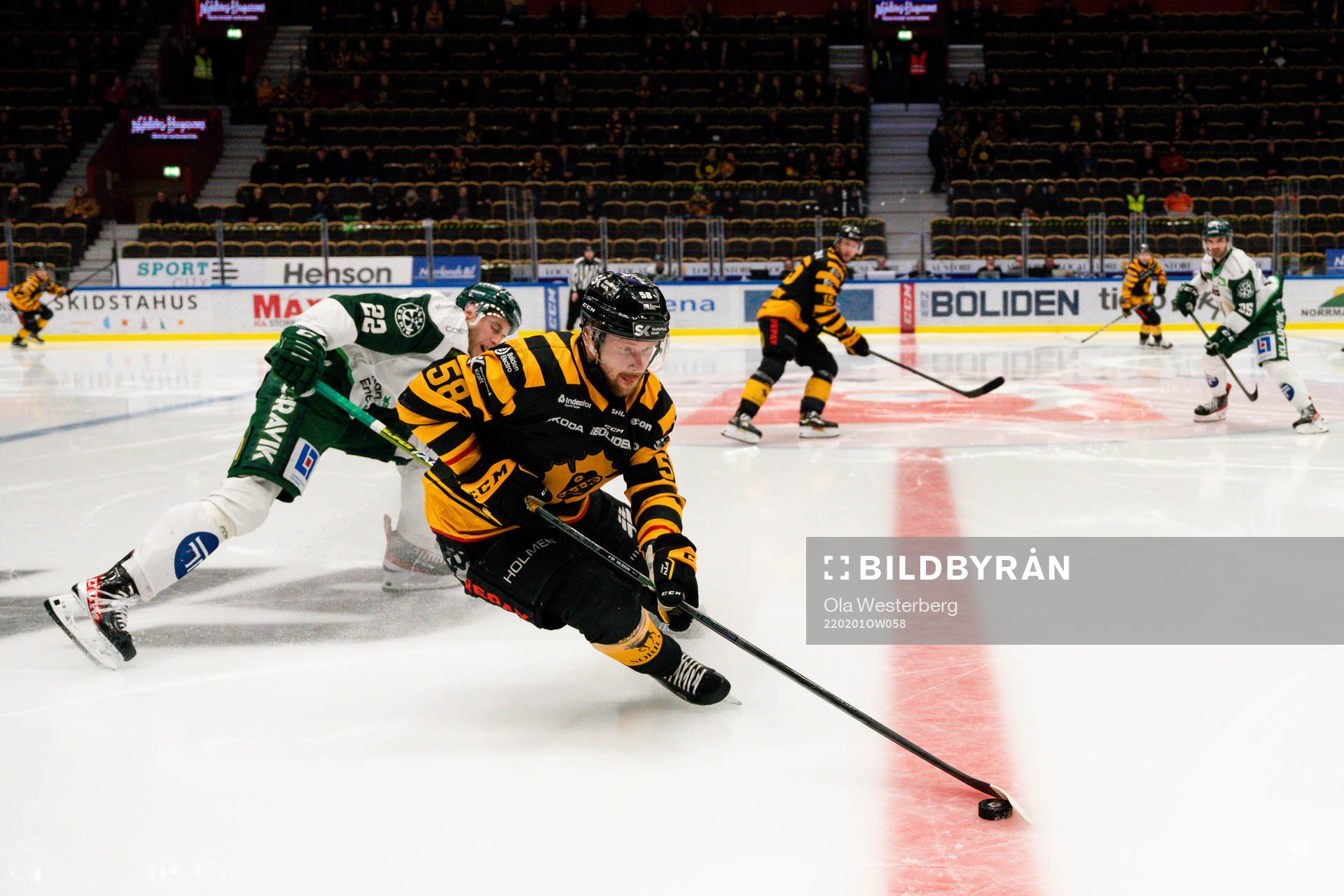 Färjestads Per Åslund och Skellefteås Oskar Nilsson