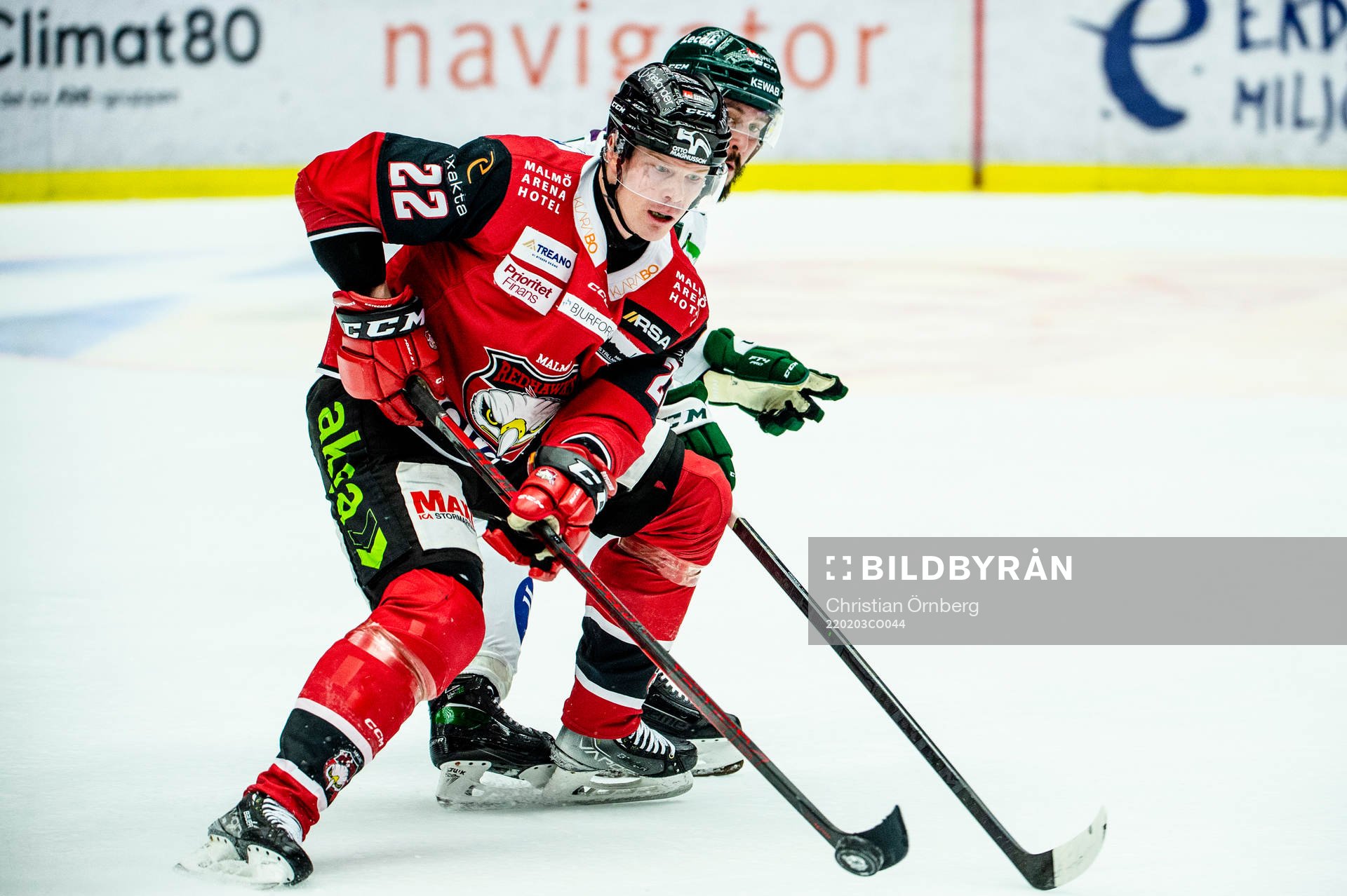 Malmö Redhawks Lars Bryggman mot Färjestads Jesse Virtanen